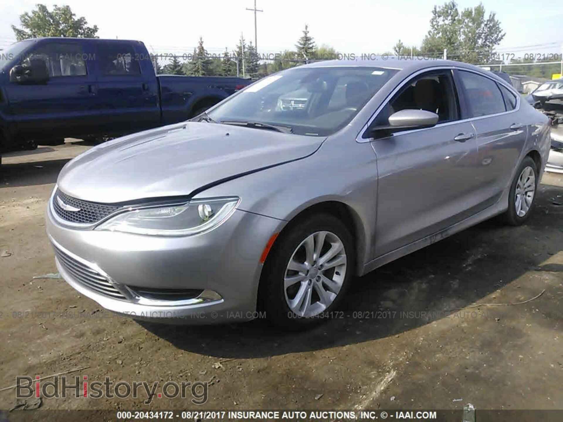 2015 Chrysler 200 - VIN: 1C3CCCABXFN733923 - Photo 2