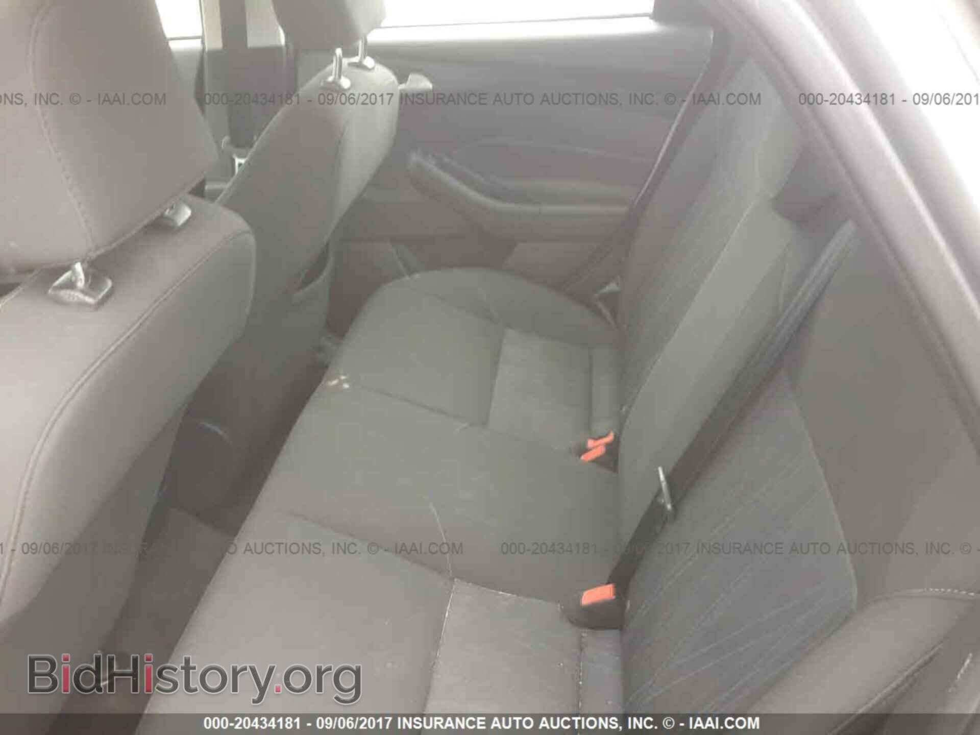 2015 Ford Focus - VIN: 1FADP3F22FL307979 - Photo 8