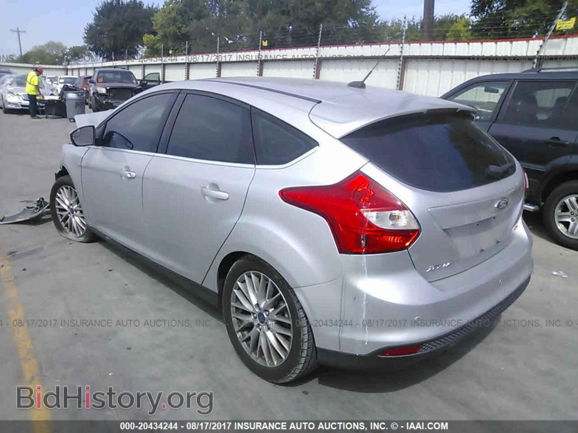 2012 Ford Focus - VIN: 1FAHP3M20CL106078 - Photo 3