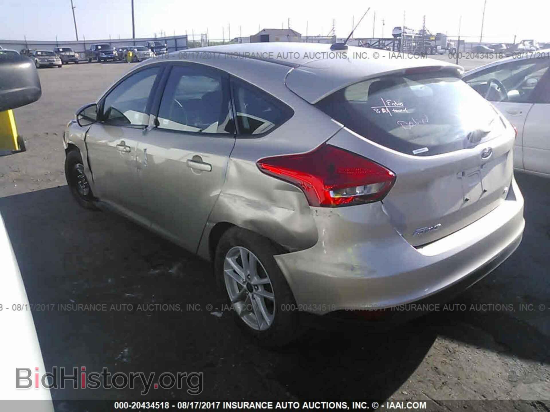 2017 Ford Focus - VIN: 1FADP3K24HL232906 - Photo 3