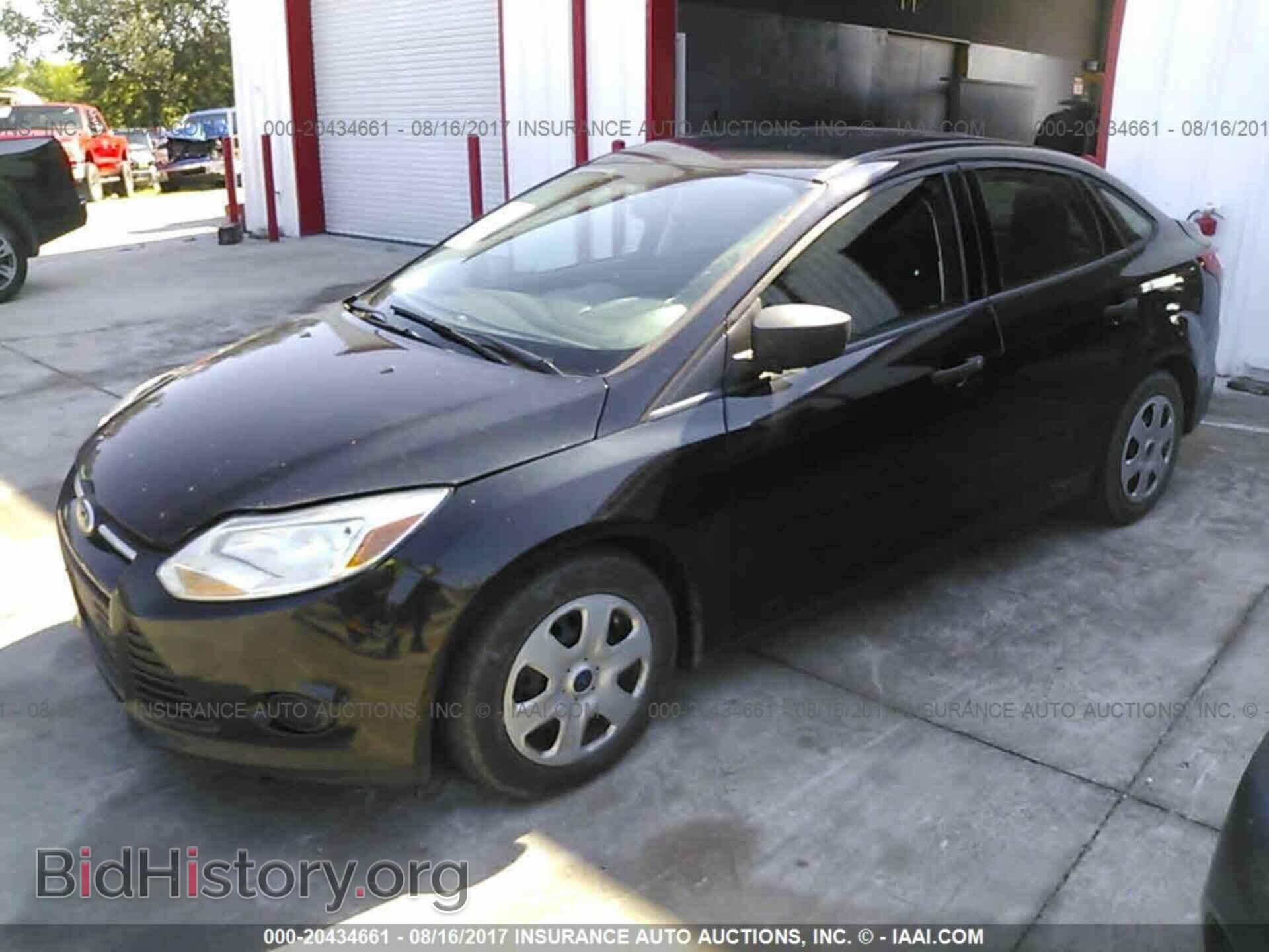2013 Ford Focus - VIN: 1FADP3E21DL155773 - Фото 2