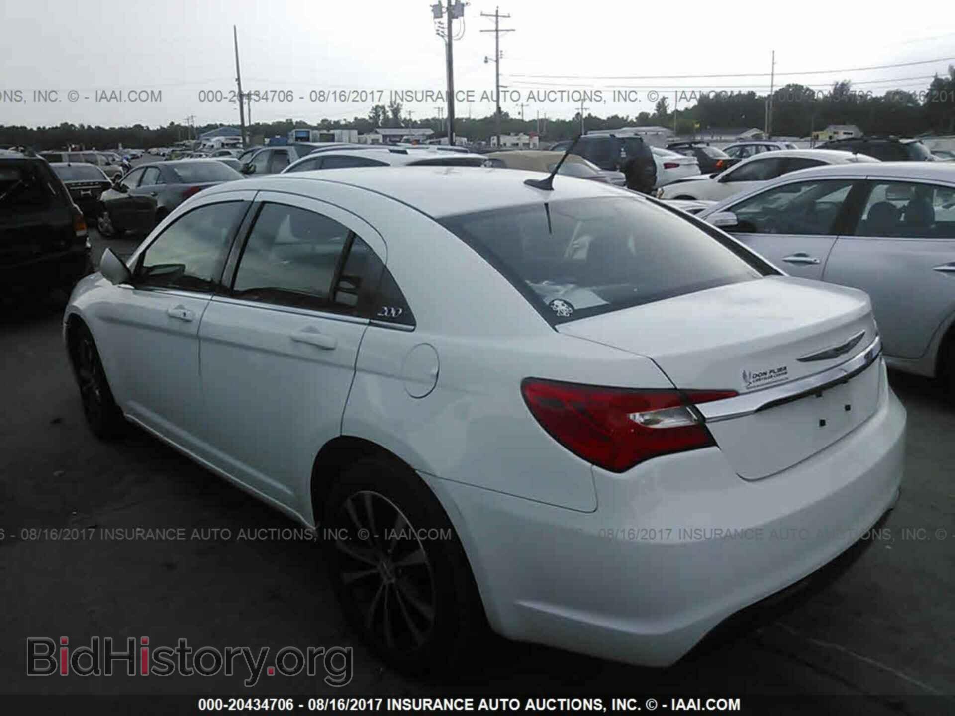 2013 Chrysler 200 - VIN: 1C3CCBBB3DN549977 - Фото 3