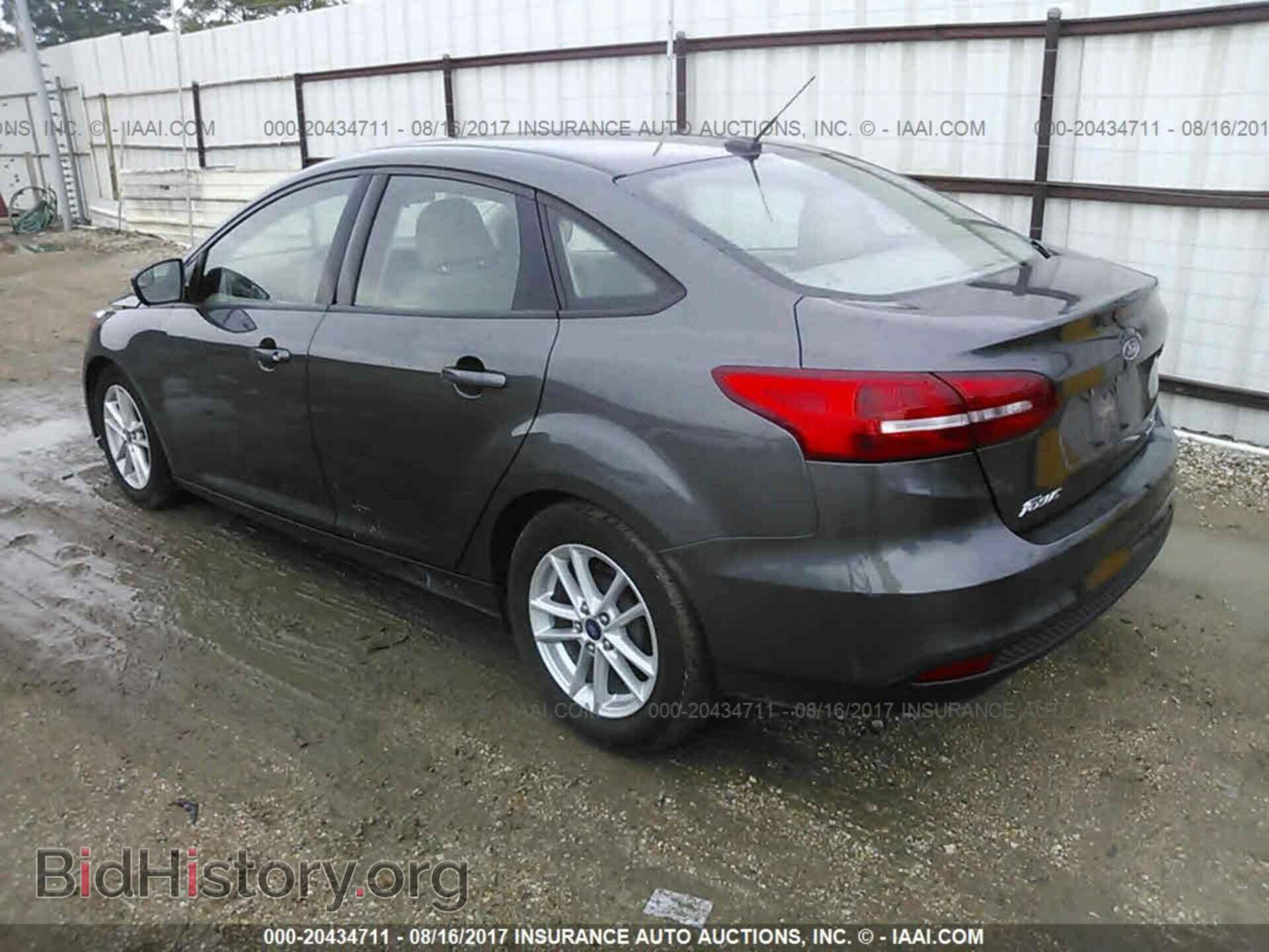 2015 Ford Focus - VIN: 1FADP3F28FL215114 - Photo 3