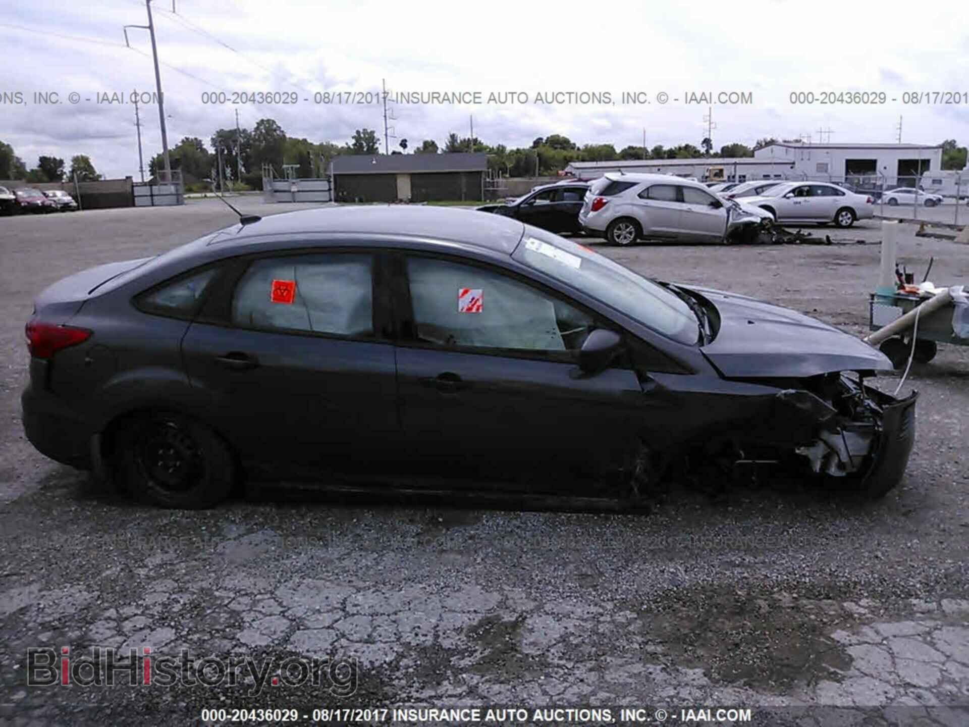 2016 Ford Focus - VIN: 1FADP3E23GL344137 - Photo 6