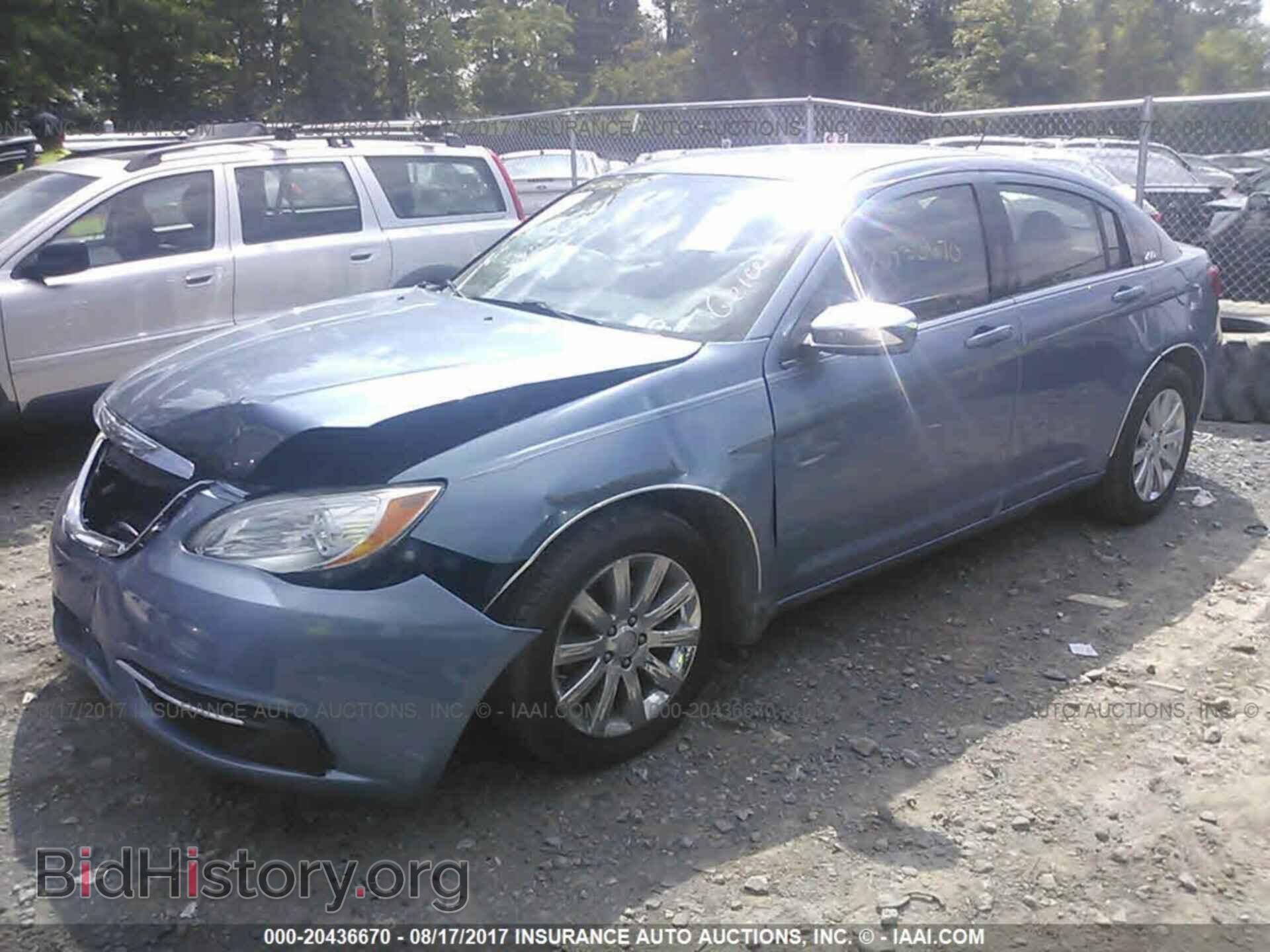 2011 Chrysler 200 - VIN: 1C3BC1FB6BN586003 - Фото 2