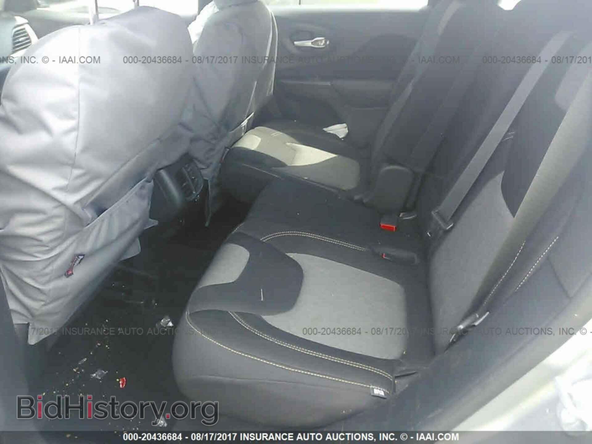 2014 Jeep Cherokee - VIN: 1C4PJMCB8EW201939 - Photo 8