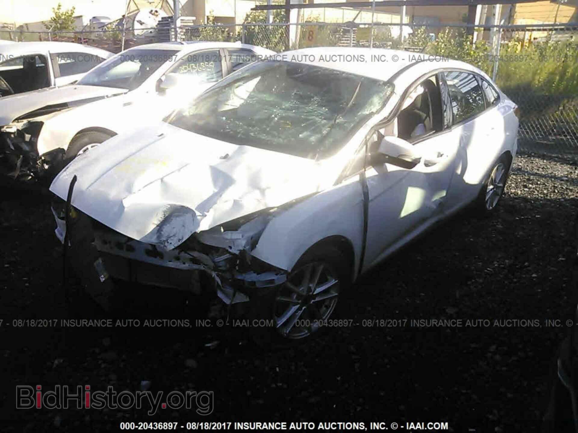 2016 Ford Focus - VIN: 1FADP3F22GL305201 - Фото 2