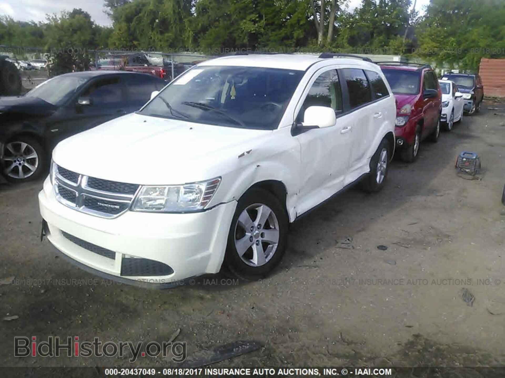 2011 Dodge Journey - VIN: 3D4PH1FG2BT512367 - Photo 2
