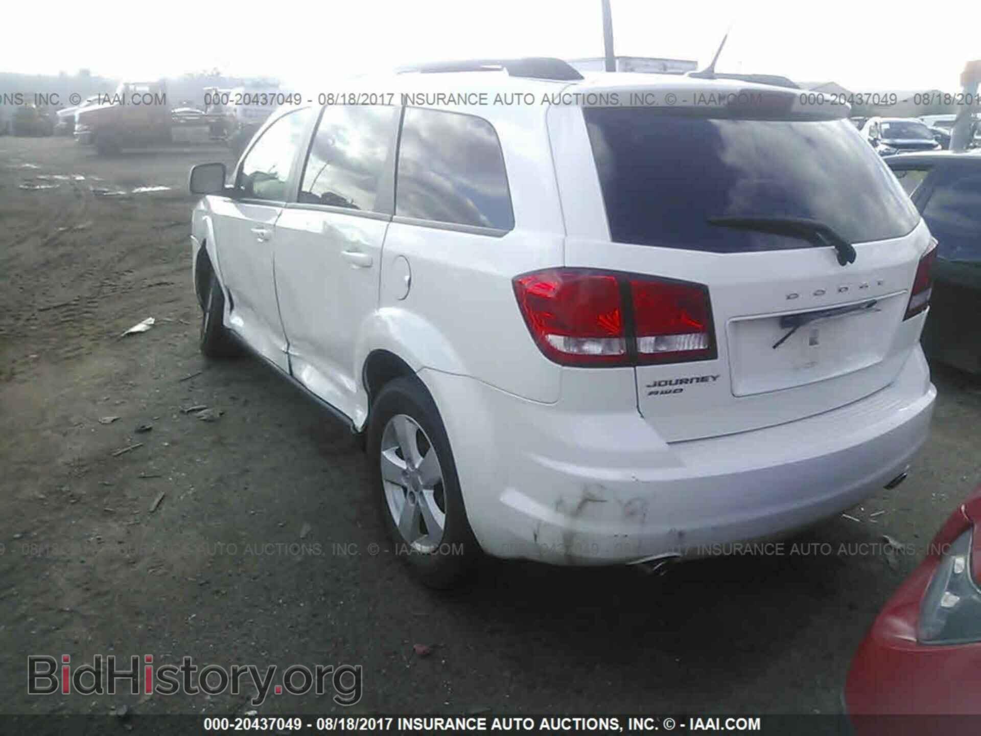 2011 Dodge Journey - VIN: 3D4PH1FG2BT512367 - Photo 3