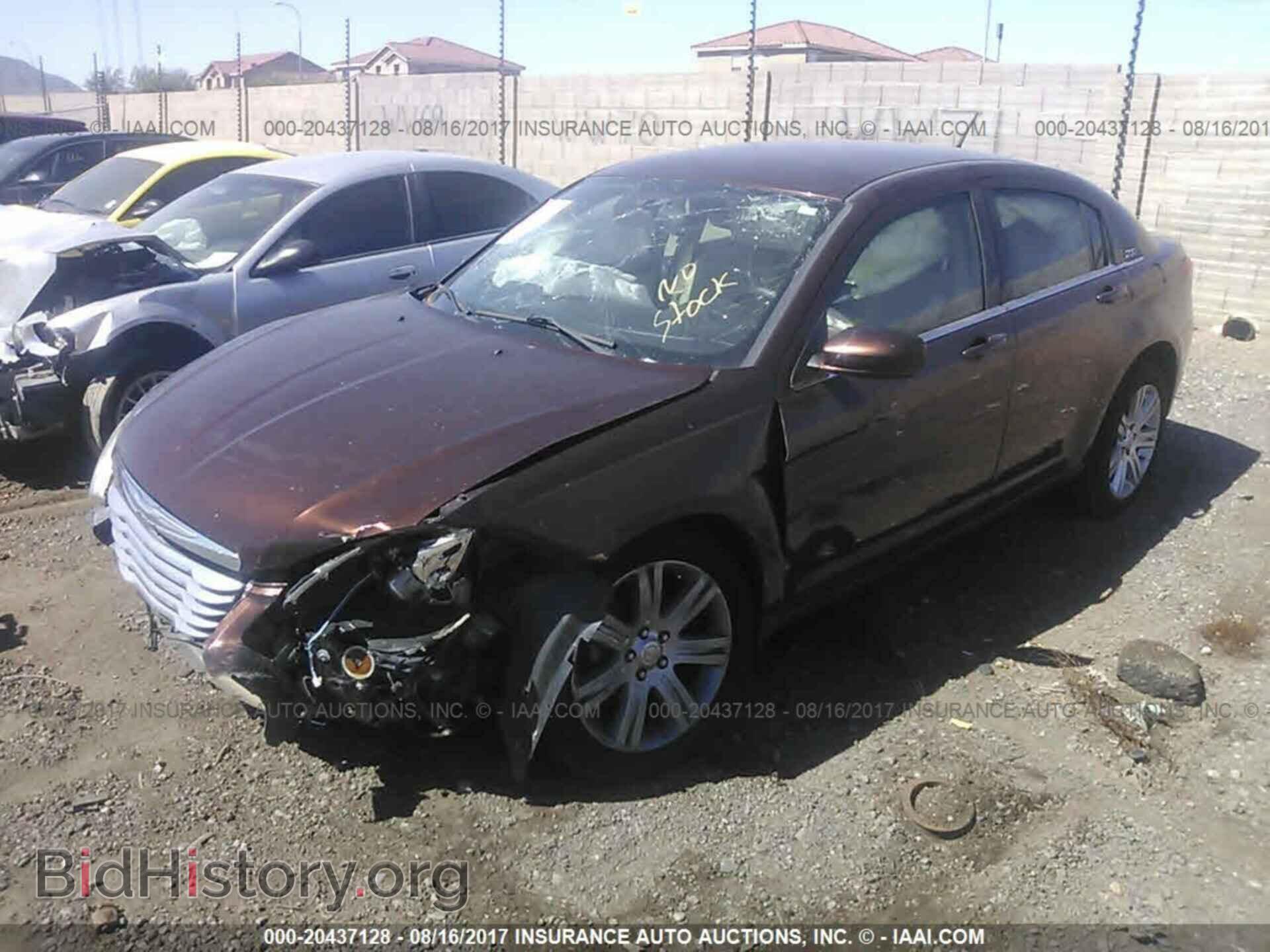 2012 Chrysler 200 - VIN: 1C3CCBBG2CN219290 - Фото 2