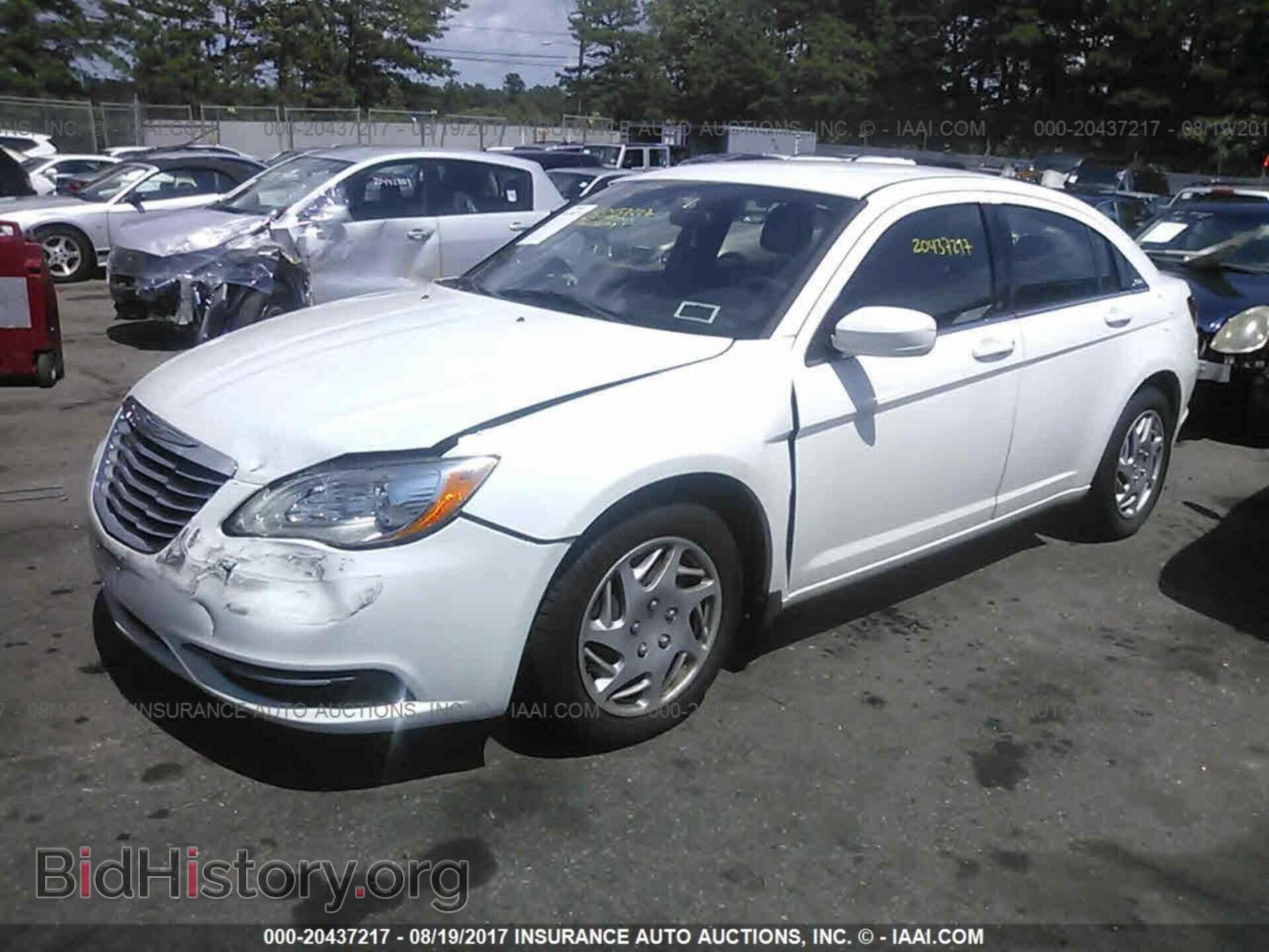 2012 Chrysler 200 - VIN: 1C3CCBAB8CN154435 - Фото 2