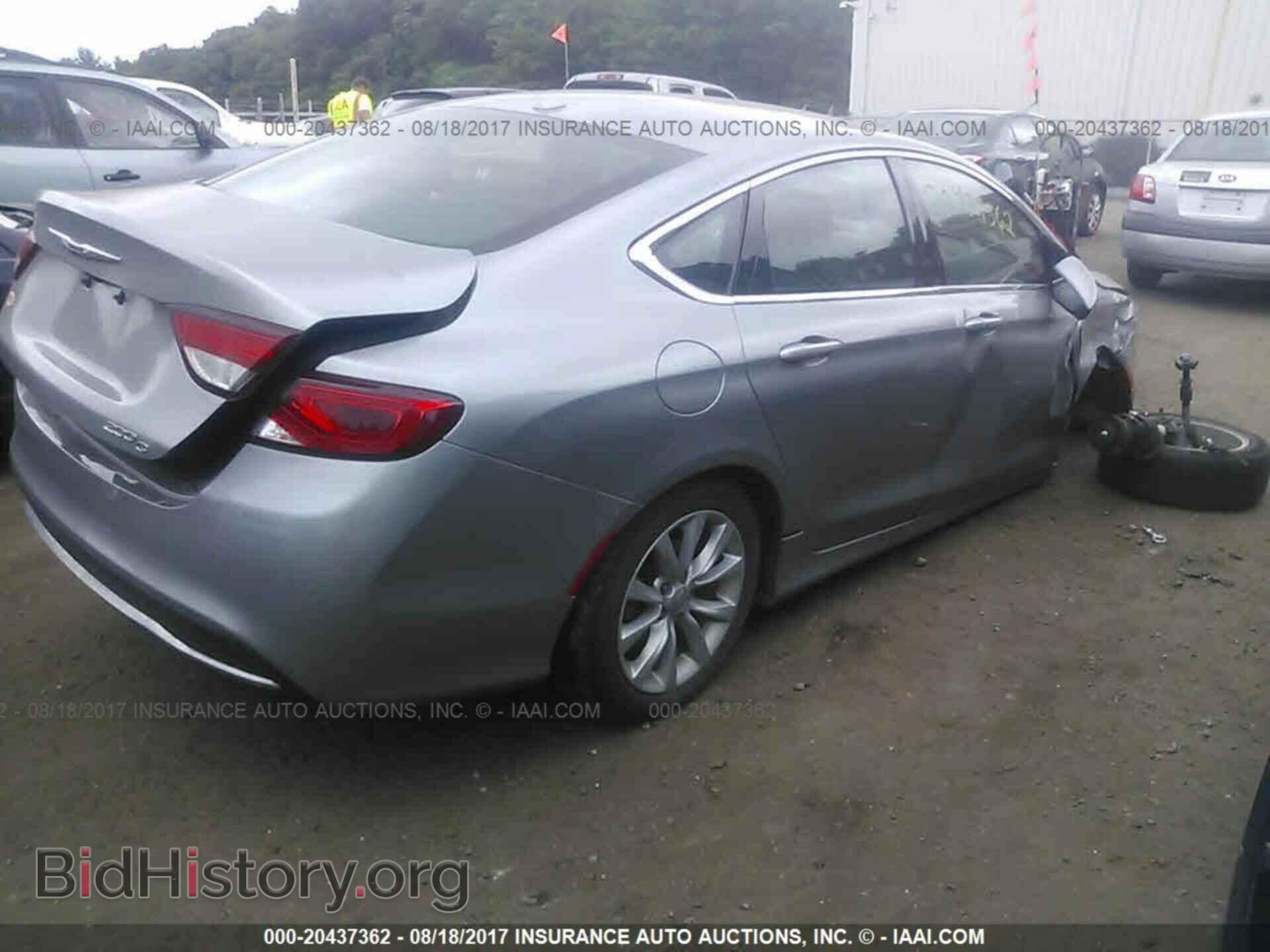 2015 Chrysler 200 - VIN: 1C3CCCCB7FN545521 - Photo 4