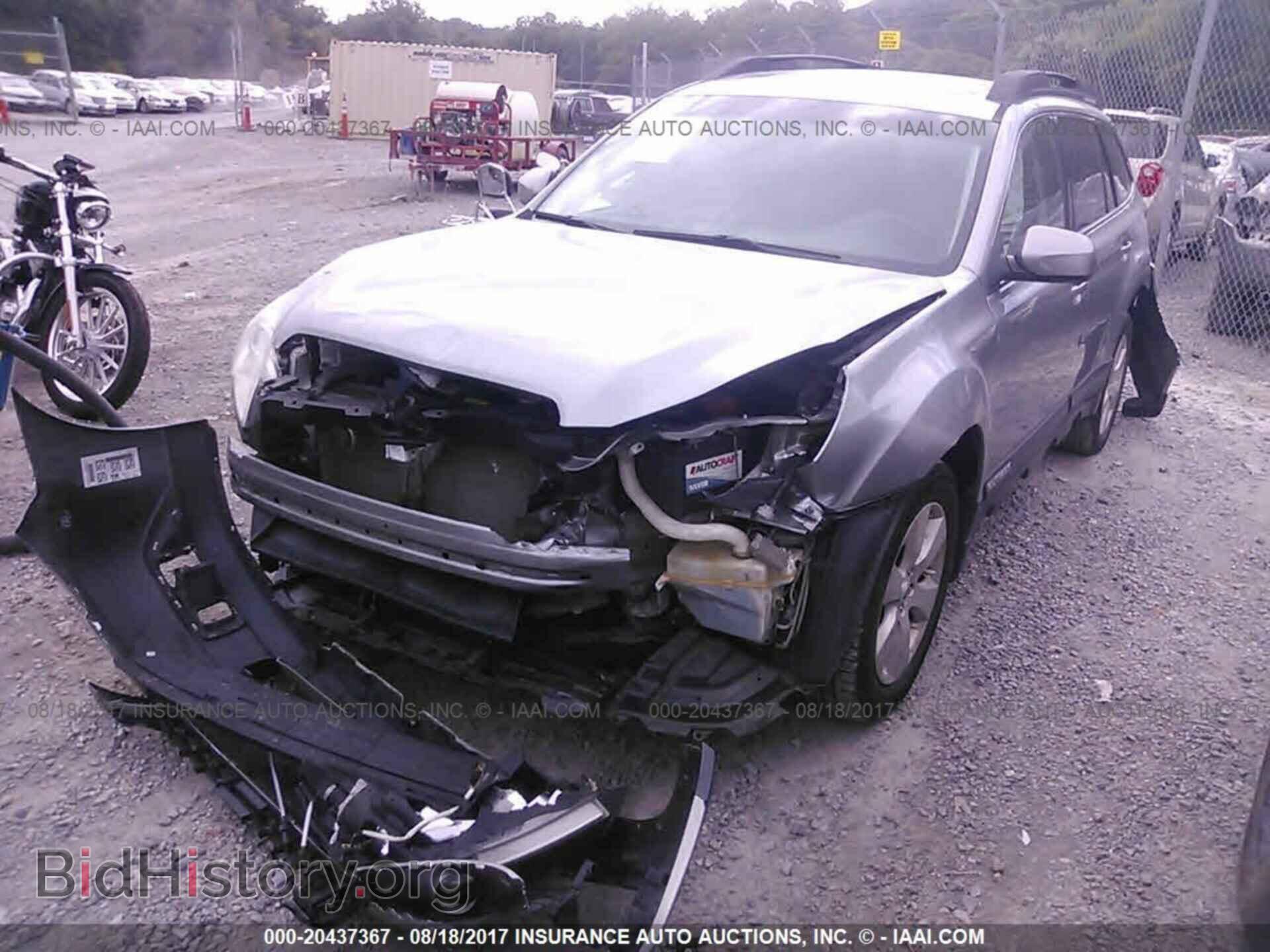 2011 Subaru Outback - VIN: 4S4BRBKC4B3424800 - Фото 2