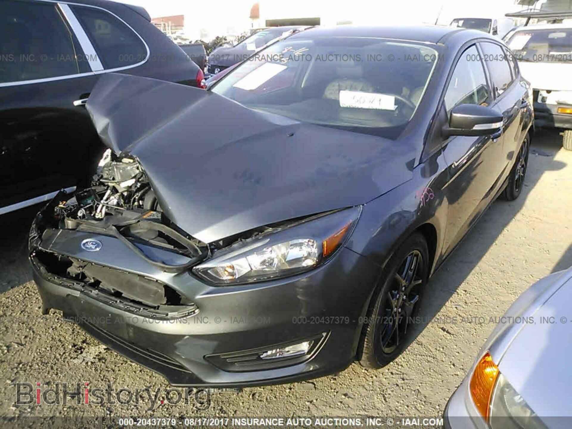 2016 Ford Focus - VIN: 1FADP3K24GL406133 - Photo 2