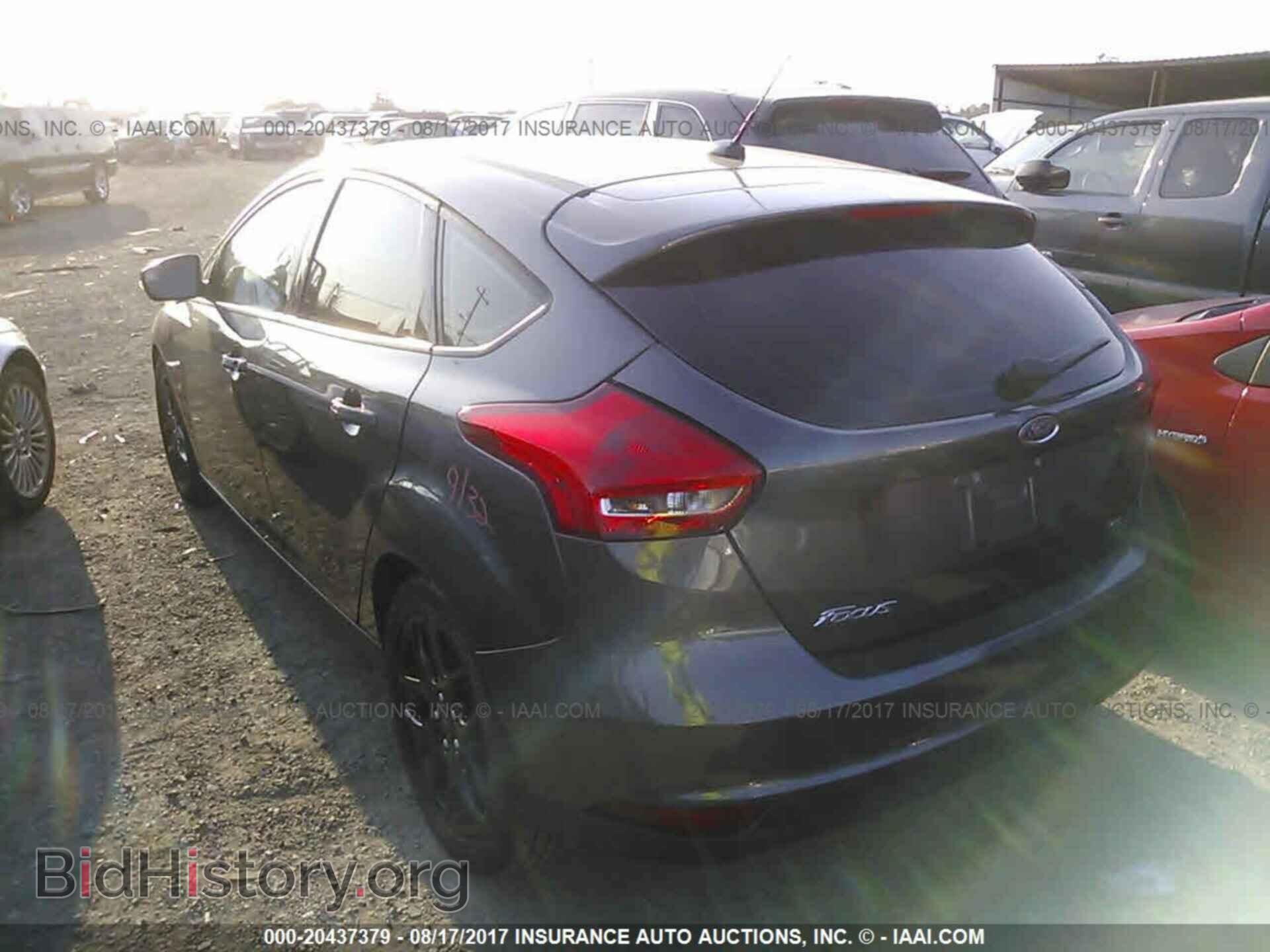 2016 Ford Focus - VIN: 1FADP3K24GL406133 - Photo 3