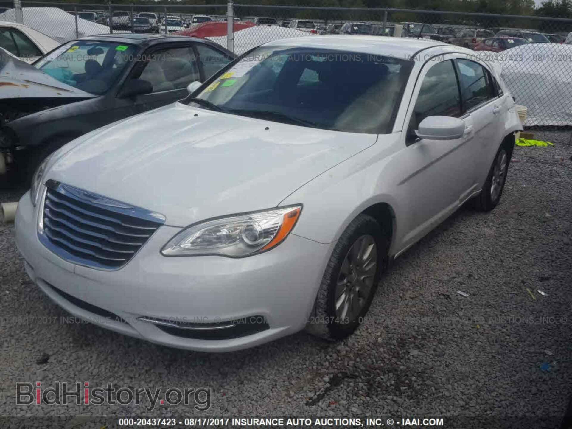 2014 Chrysler 200 - VIN: 1C3CCBAB7EN214238 - Photo 2