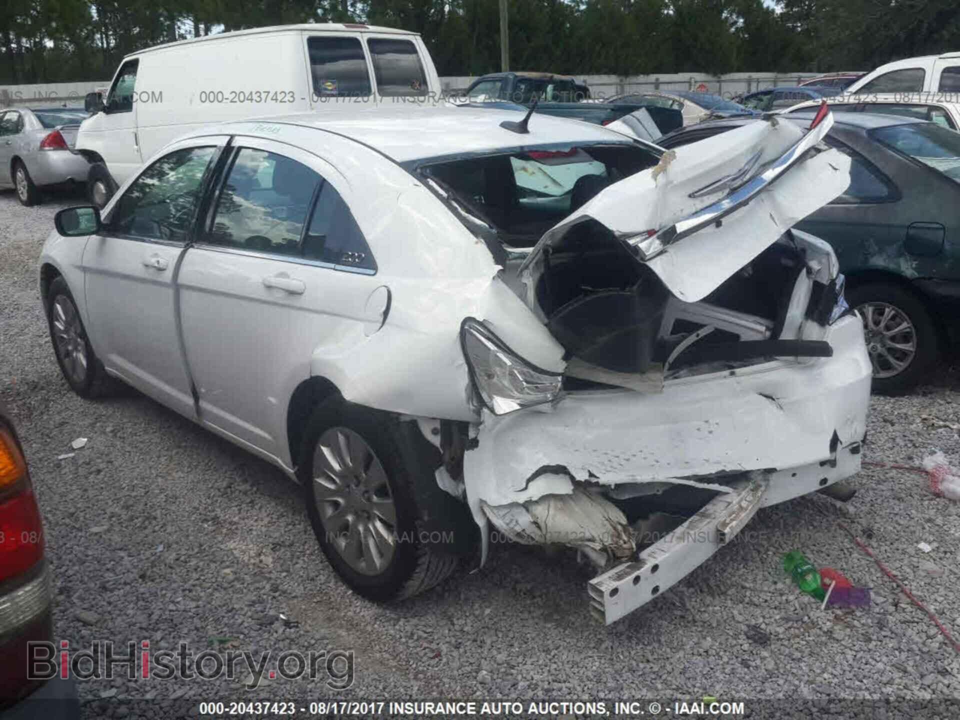 2014 Chrysler 200 - VIN: 1C3CCBAB7EN214238 - Photo 3