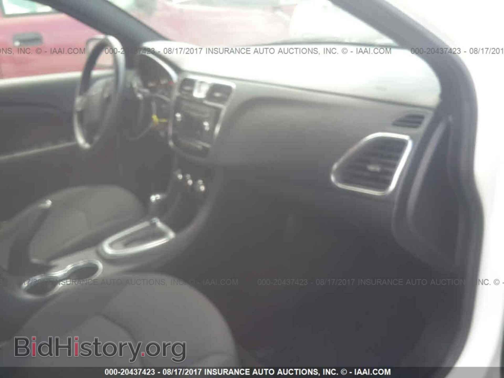 2014 Chrysler 200 - VIN: 1C3CCBAB7EN214238 - Photo 5