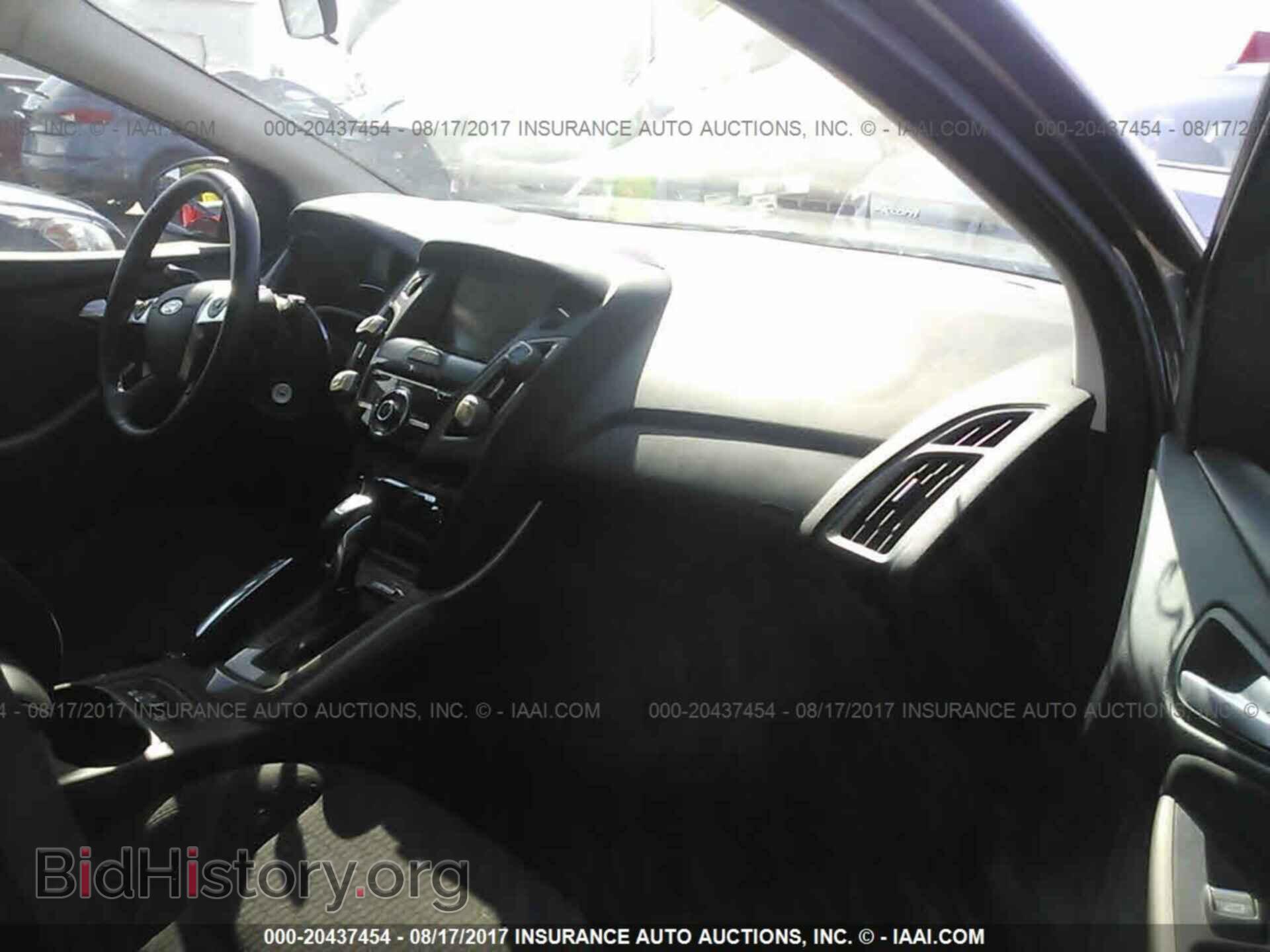2012 Ford Focus - VIN: 1FAHP3M2XCL325694 - Photo 5
