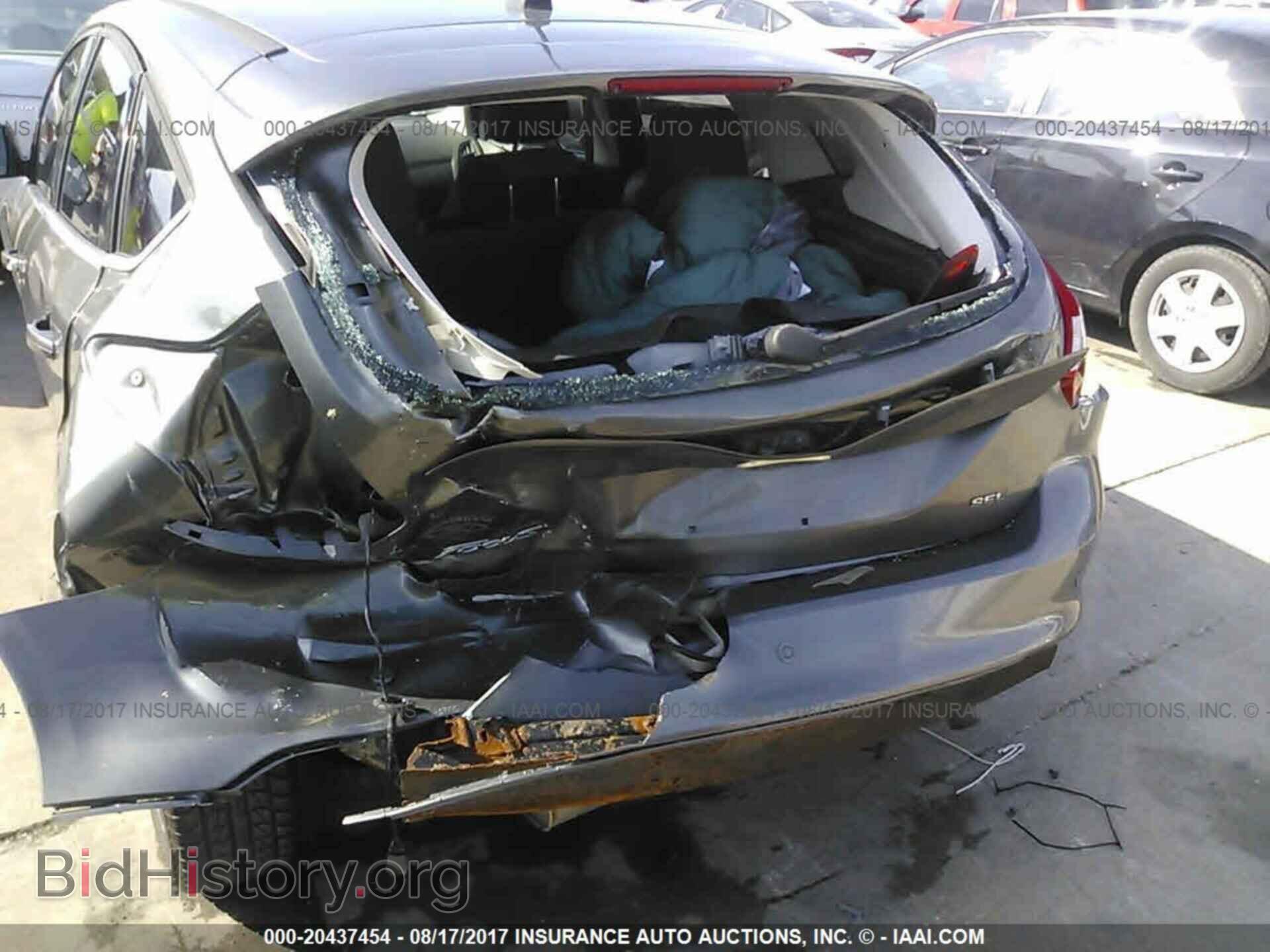 2012 Ford Focus - VIN: 1FAHP3M2XCL325694 - Photo 6