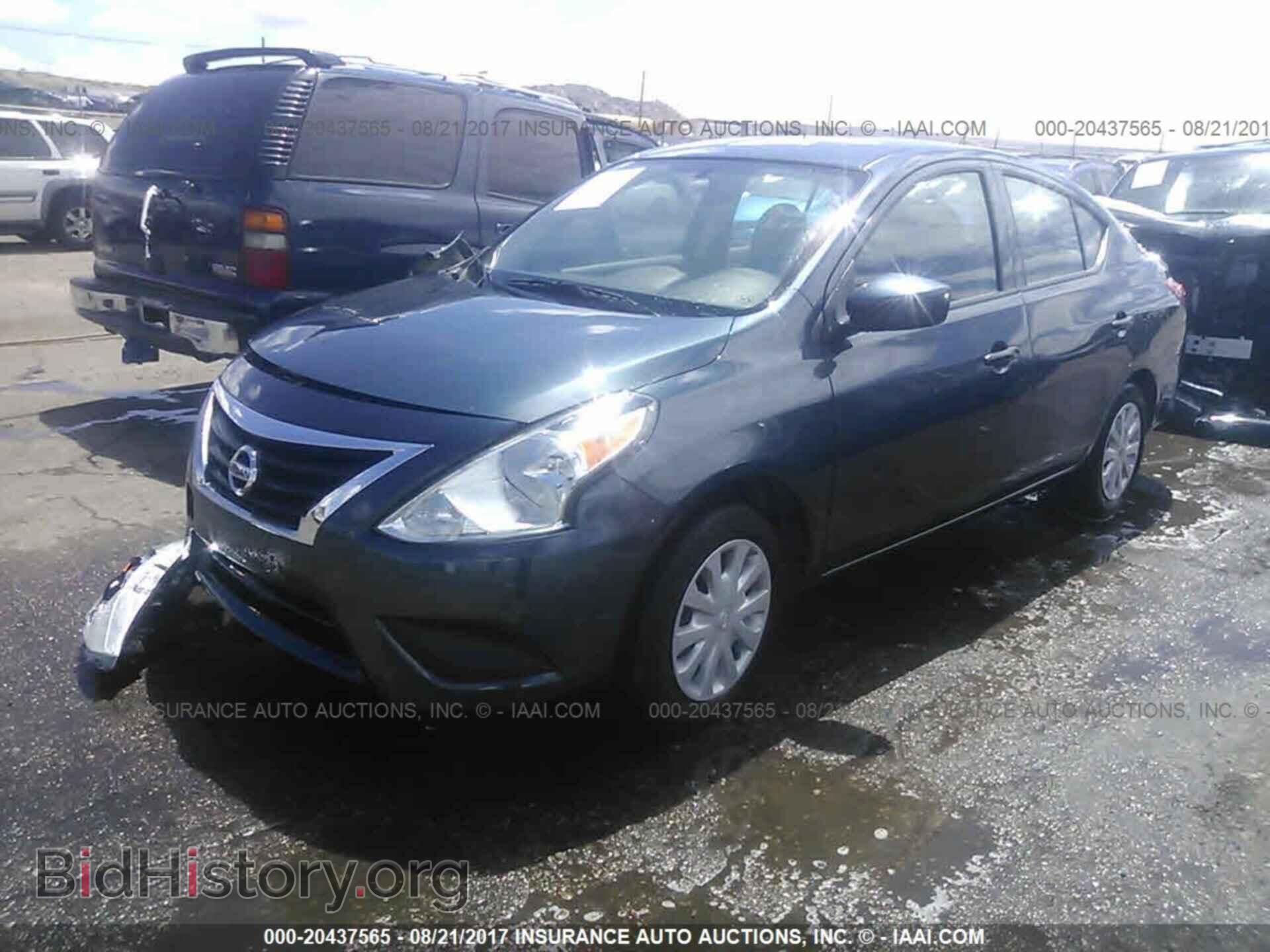 2017 Nissan Versa - VIN: 3N1CN7AP6HL821379 - Фото 2