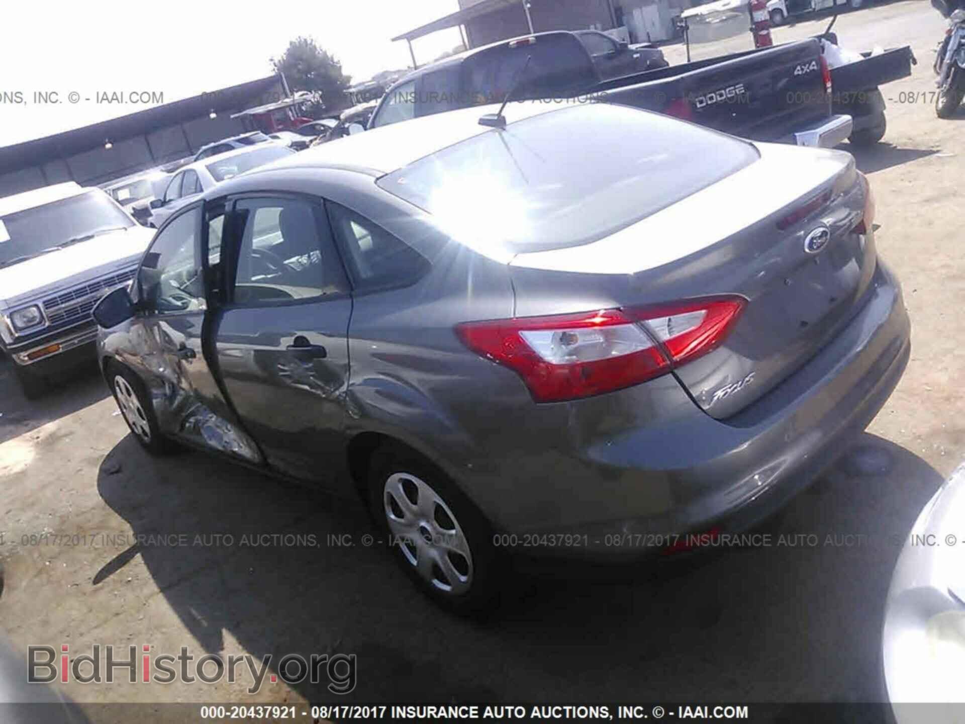 2012 Ford Focus - VIN: 1FAHP3E20CL274074 - Photo 3