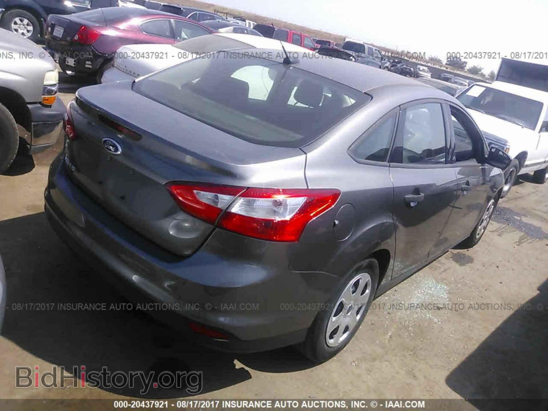 2012 Ford Focus - VIN: 1FAHP3E20CL274074 - Photo 4