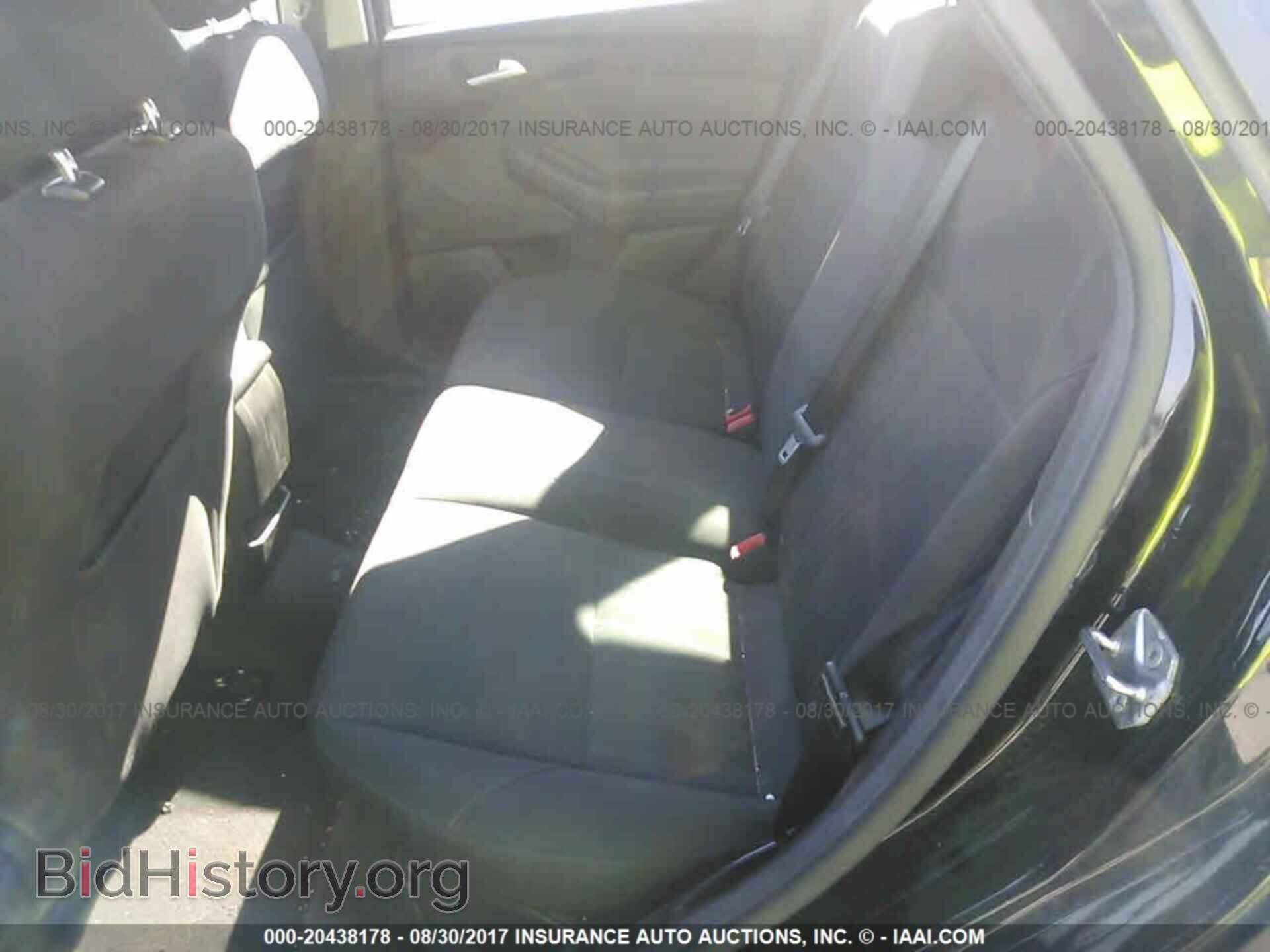 2016 Ford Focus - VIN: 1FADP3K28GL388106 - Photo 8