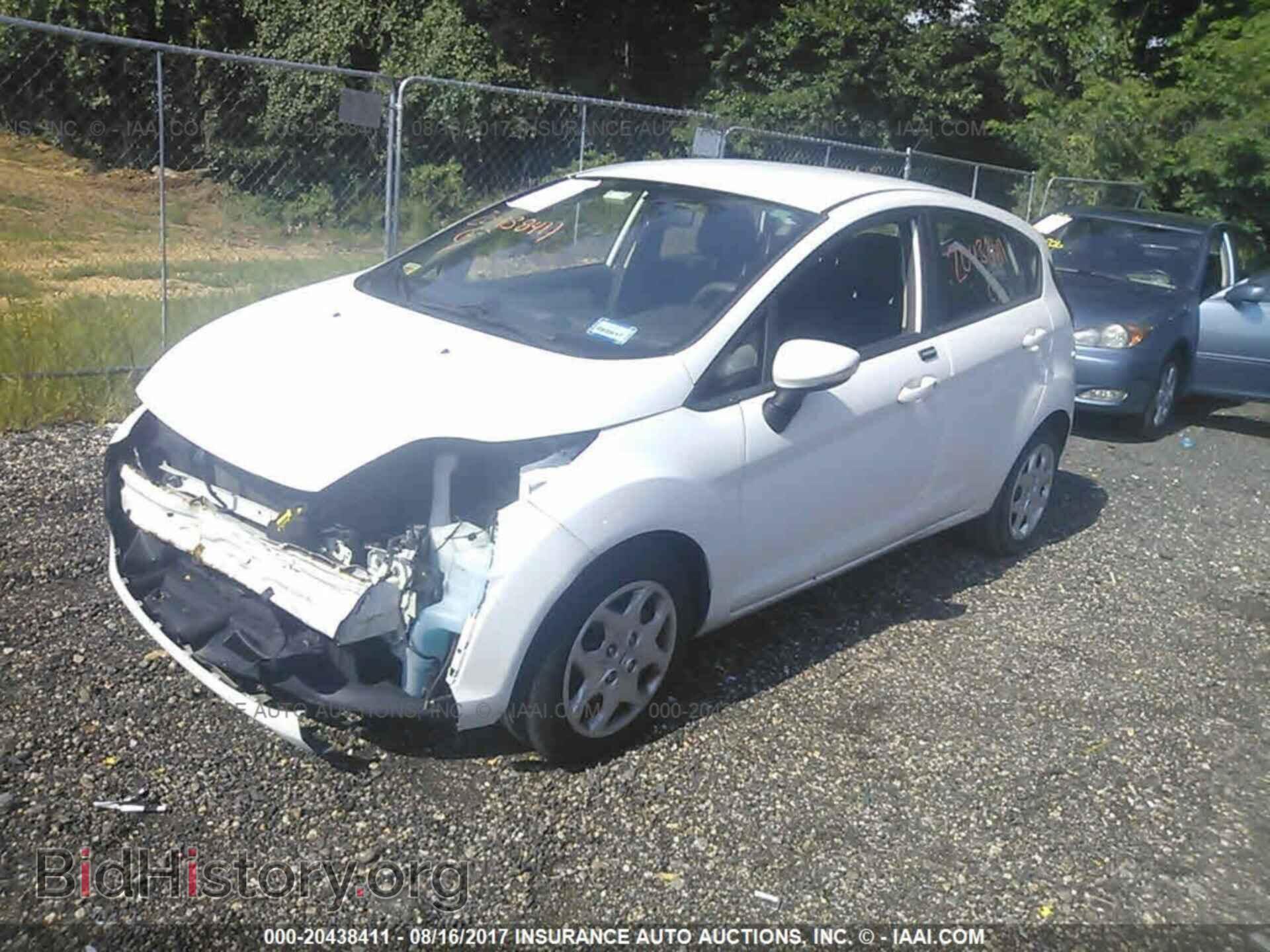 2013 Ford Fiesta - VIN: 3FADP4EJ2DM161674 - Фото 2
