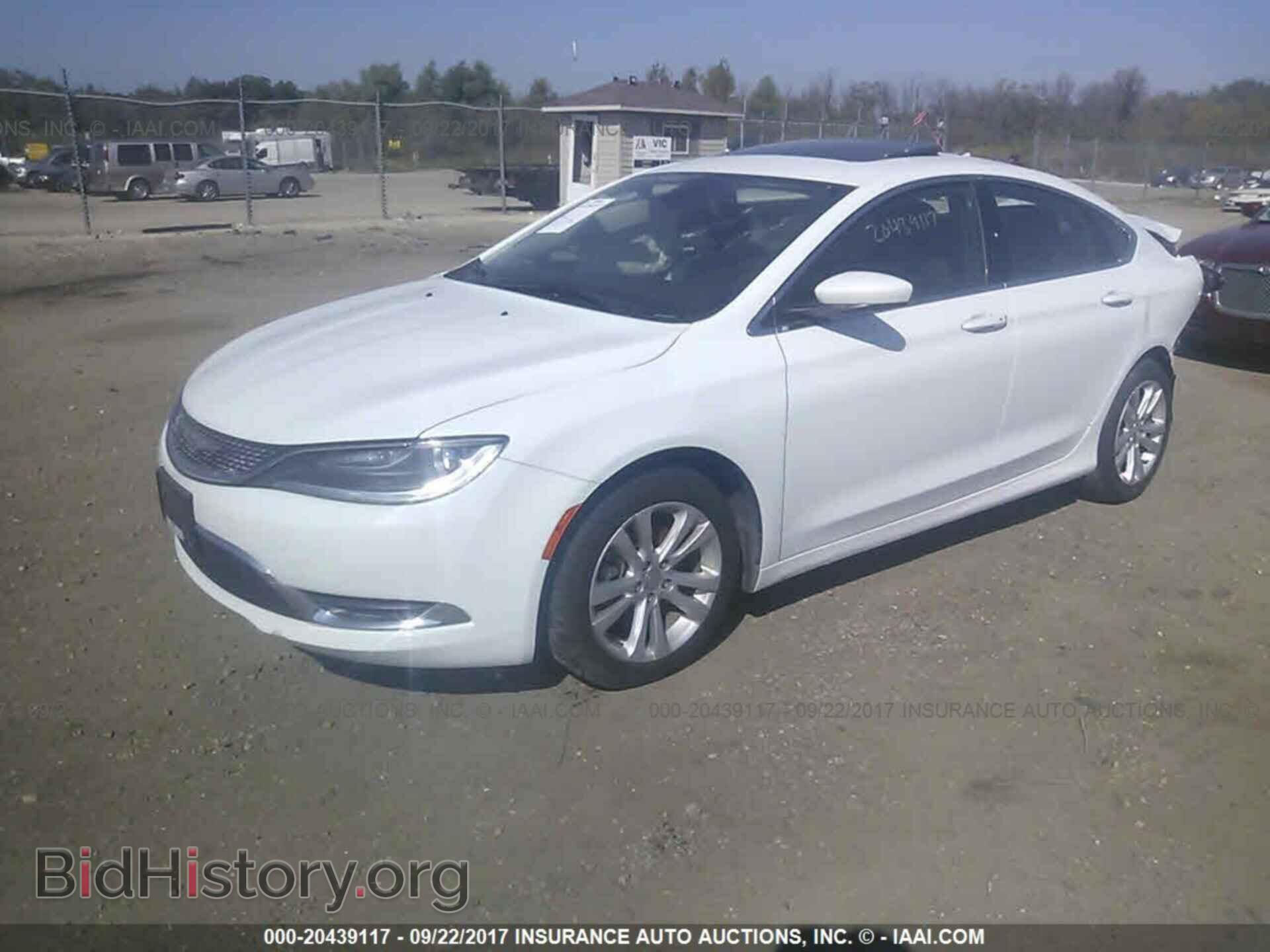 2016 Chrysler 200 - VIN: 1C3CCCAB4GN102490 - Photo 2