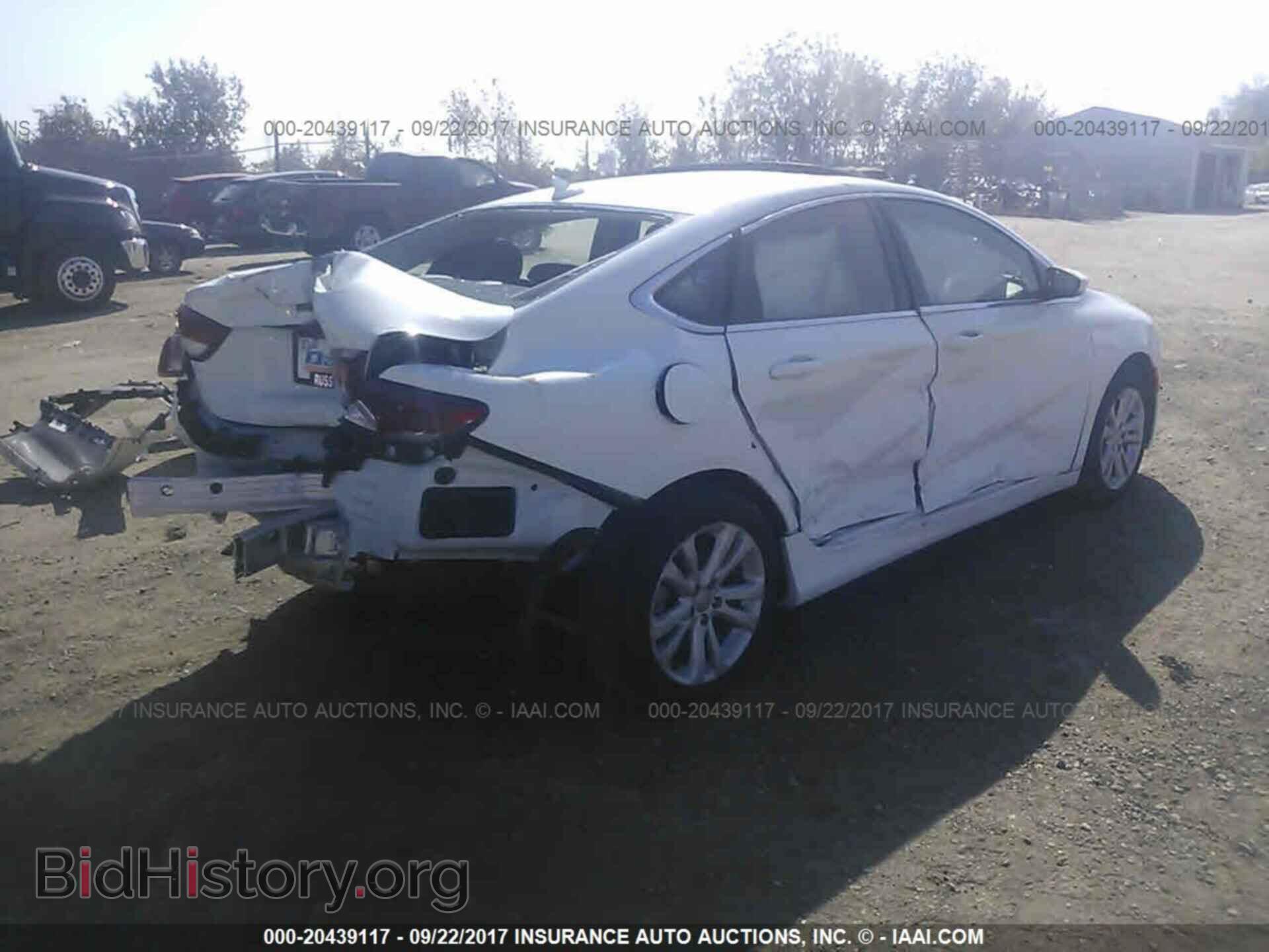 2016 Chrysler 200 - VIN: 1C3CCCAB4GN102490 - Photo 4