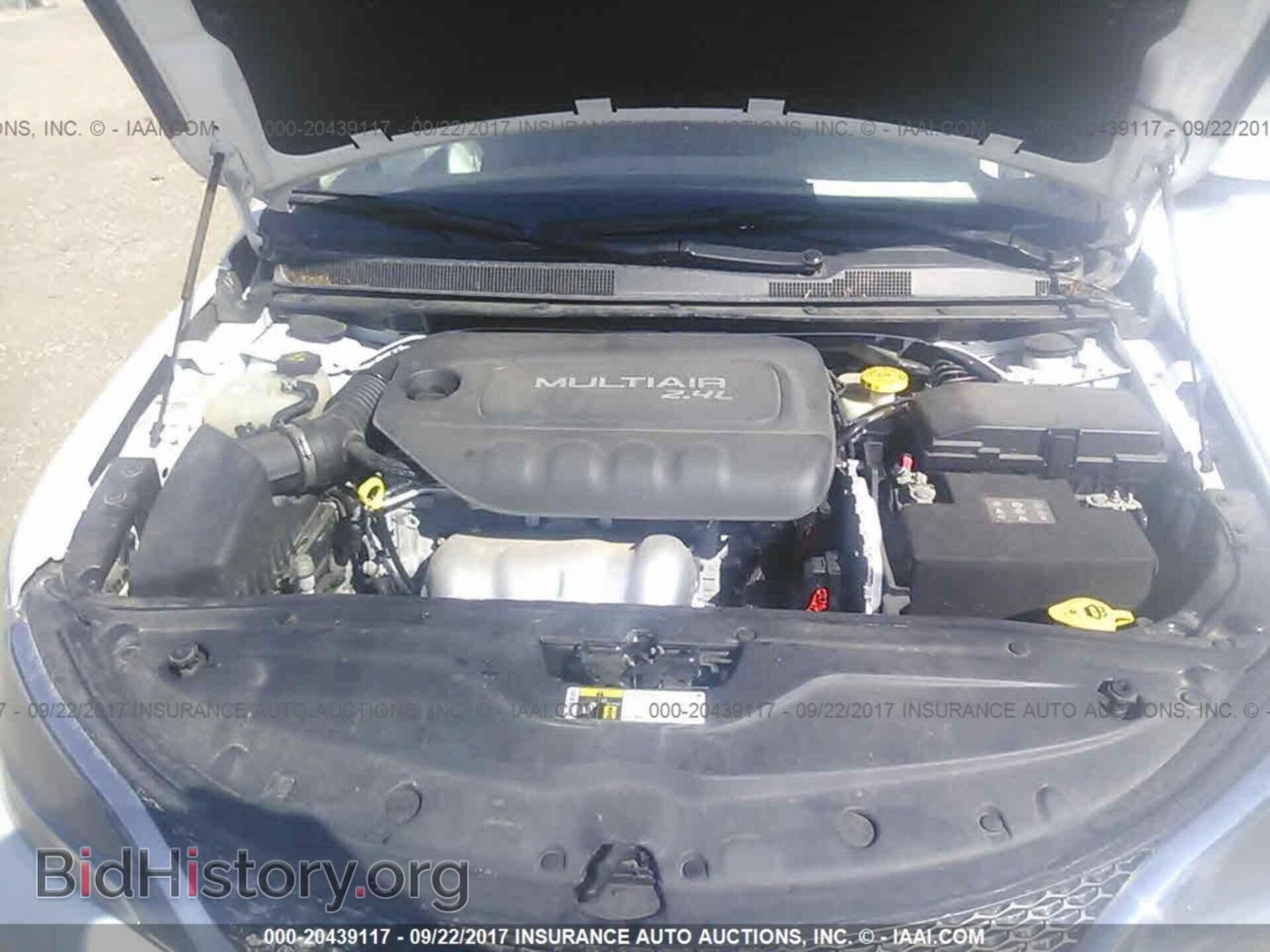 2016 Chrysler 200 - VIN: 1C3CCCAB4GN102490 - Photo 10