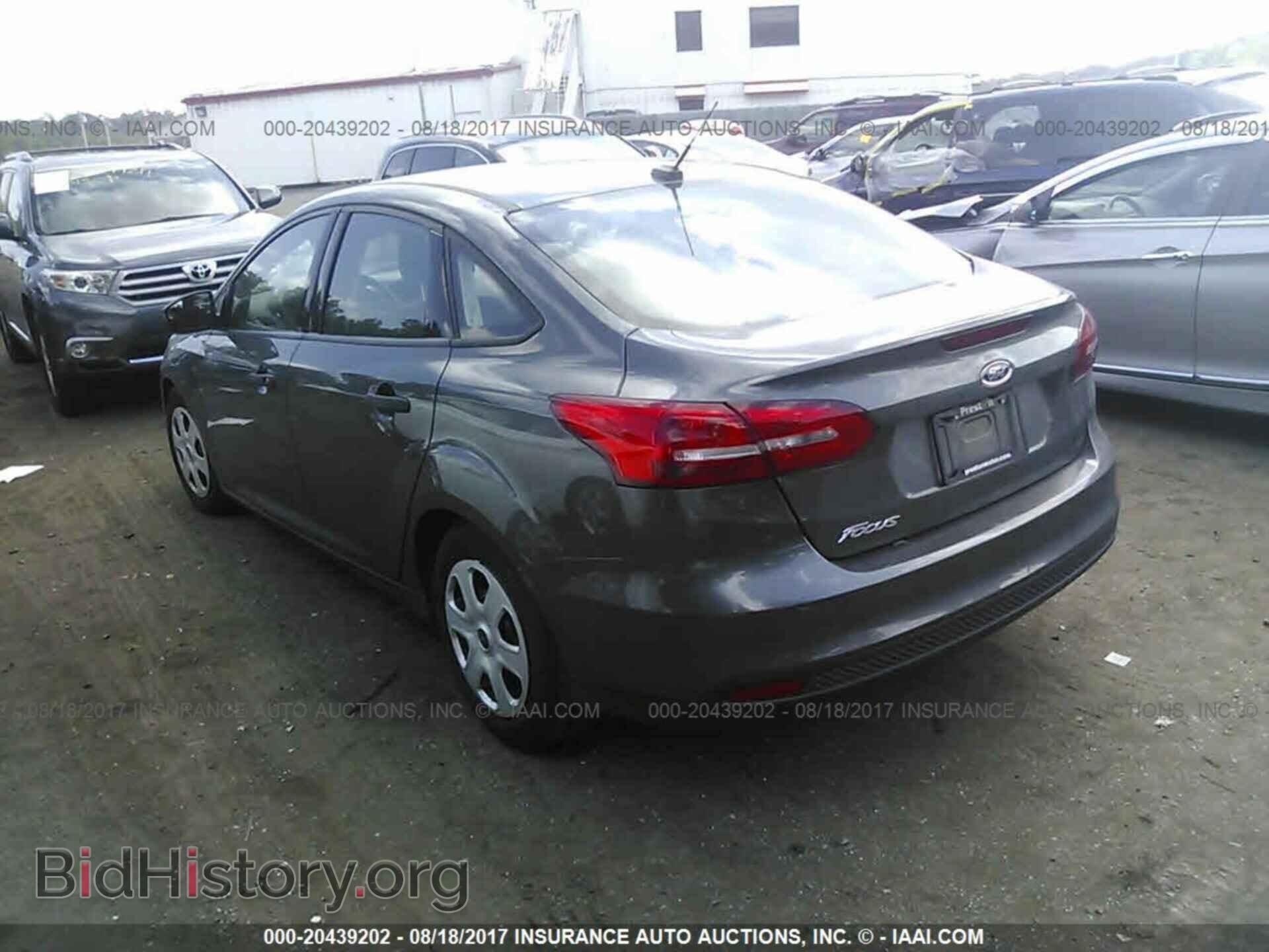 2016 Ford Focus - VIN: 1FADP3E22GL343237 - Фото 3