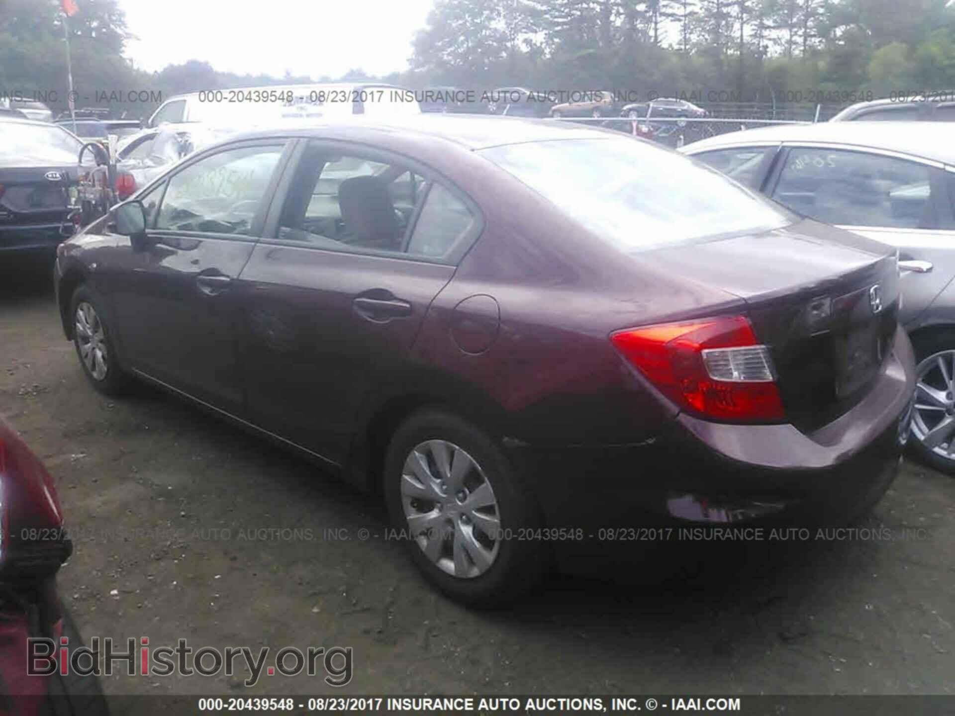 2012 Honda Civic - VIN: 2HGFB2F50CH546382 - Photo 3