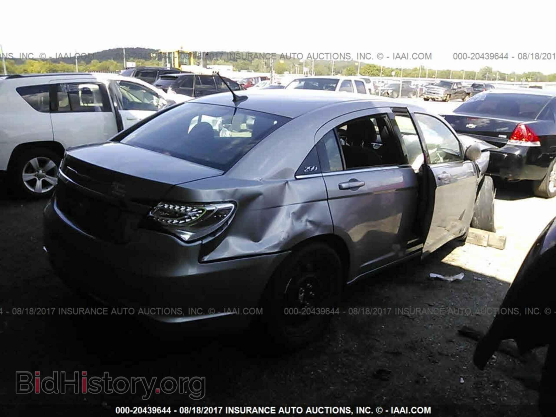 2013 Chrysler 200 - VIN: 1C3CCBAB4DN568927 - Фото 4
