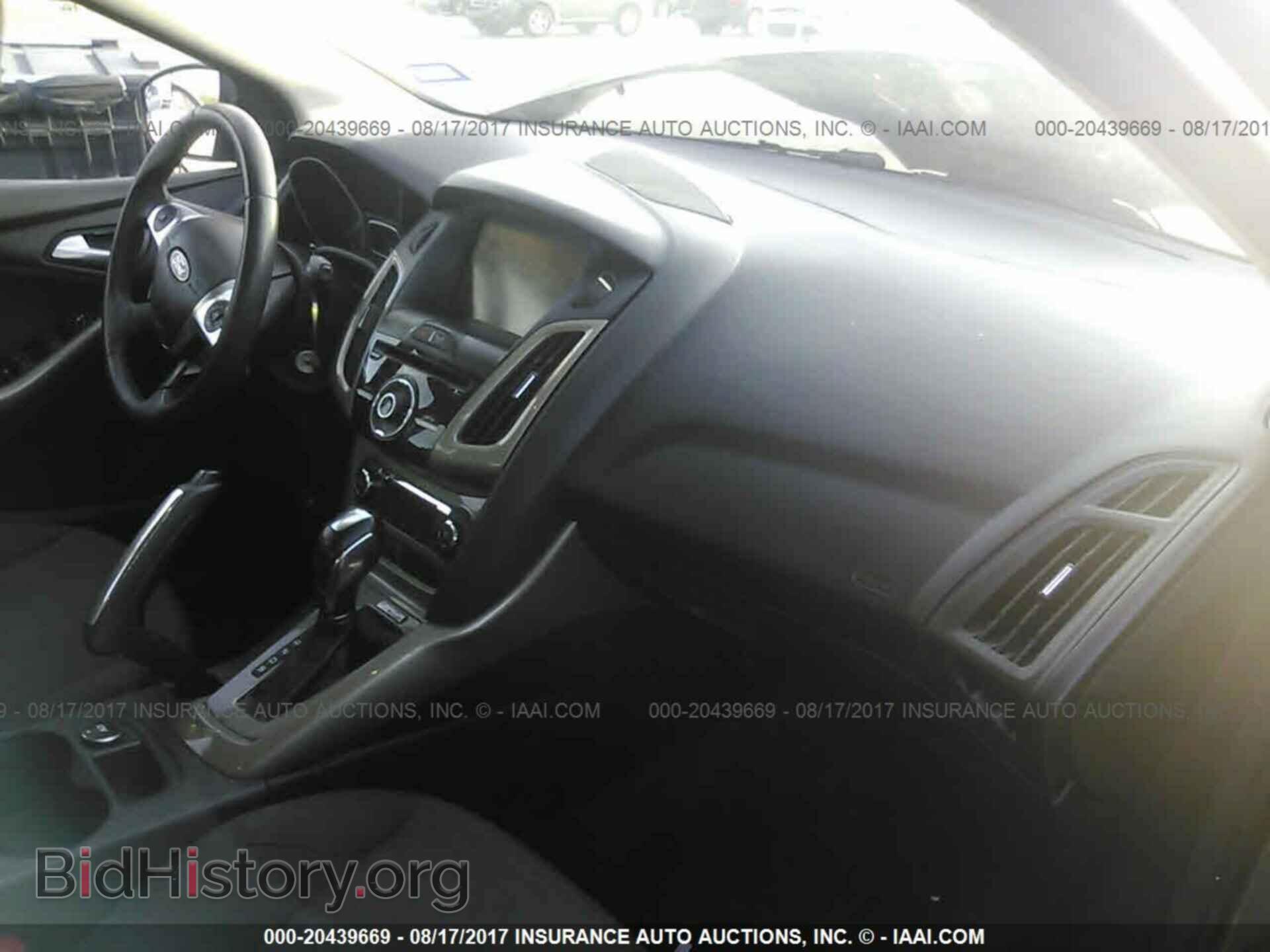 2012 Ford Focus - VIN: 1FAHP3M21CL129692 - Photo 5