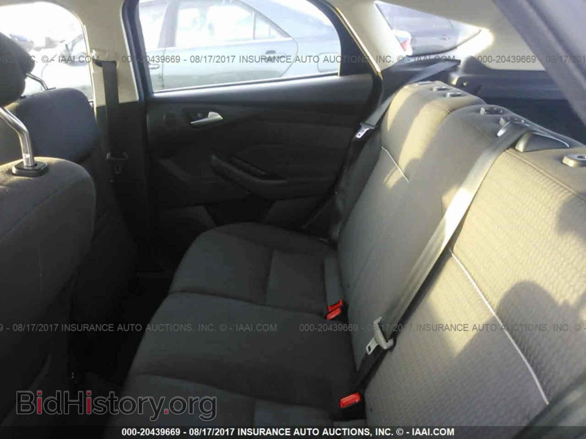 2012 Ford Focus - VIN: 1FAHP3M21CL129692 - Photo 8