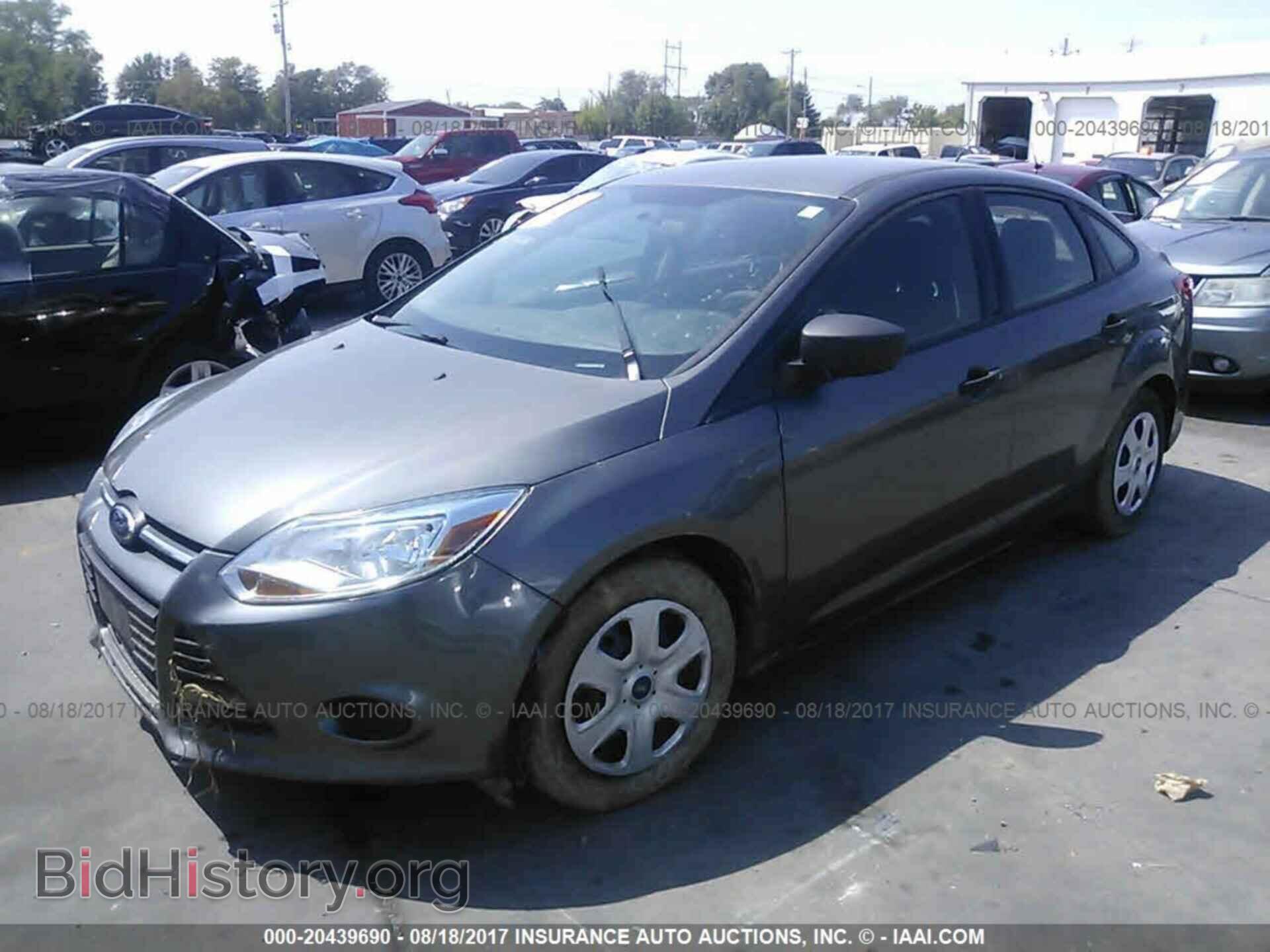 2013 Ford Focus - VIN: 1FADP3E28DL169086 - Фото 2