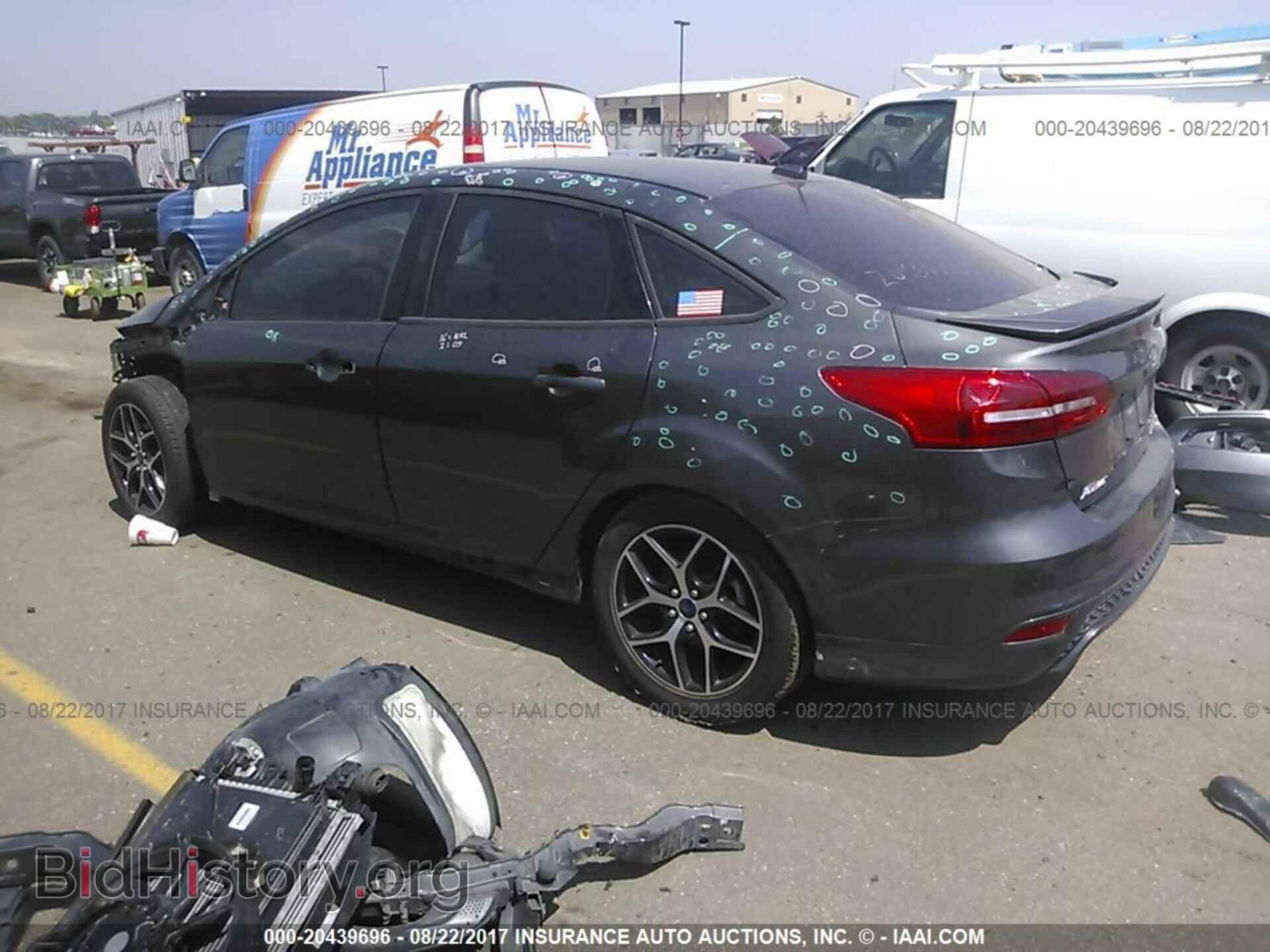 2015 Ford Focus - VIN: 1FADP3F28FL278228 - Фото 3