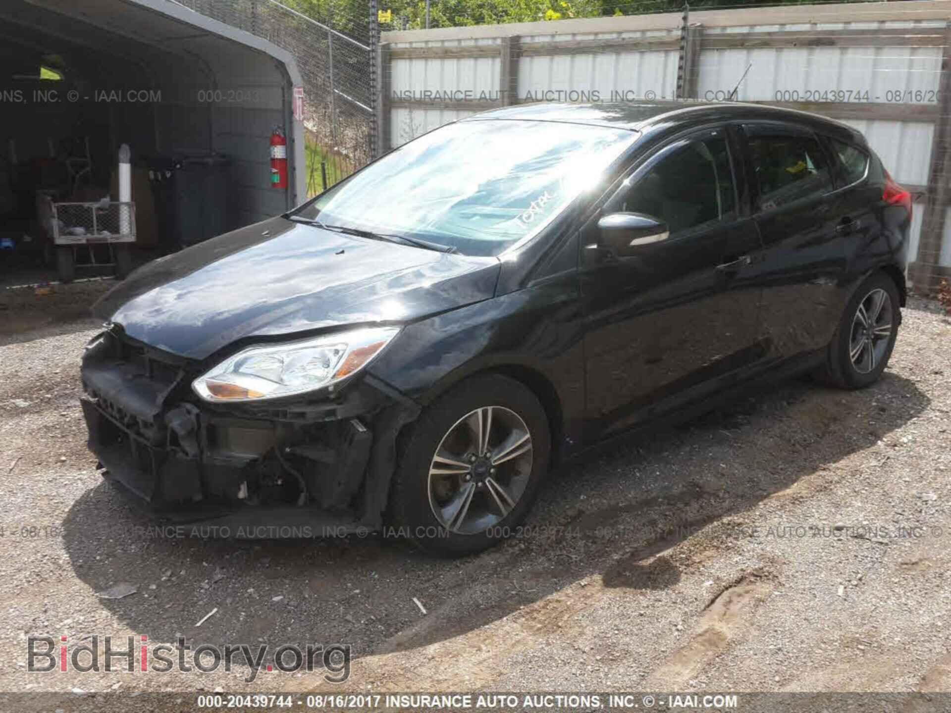 2014 Ford Focus - VIN: 1FADP3K21EL227366 - Фото 2