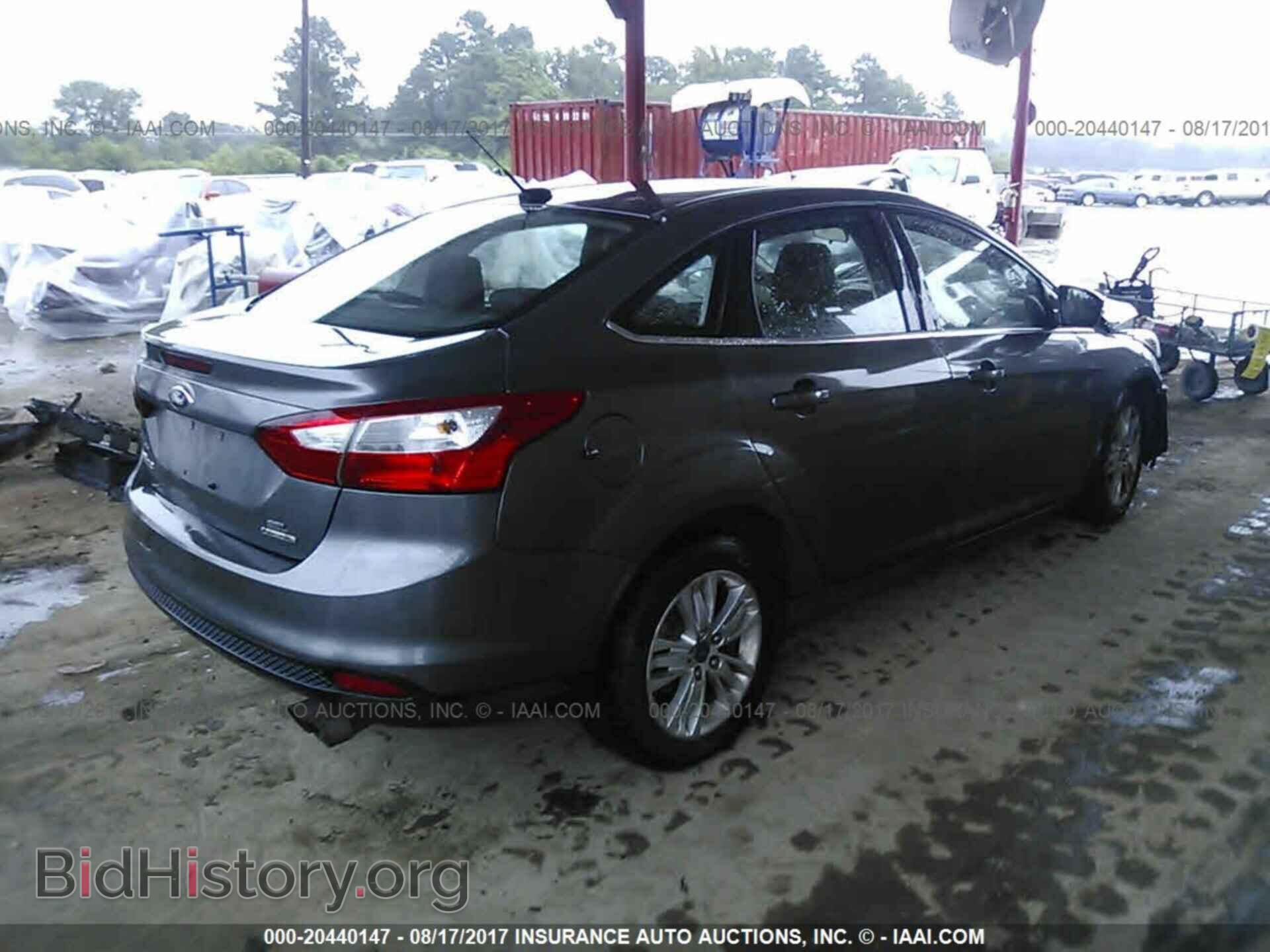 2012 Ford Focus - VIN: 1FAHP3H28CL371938 - Photo 4