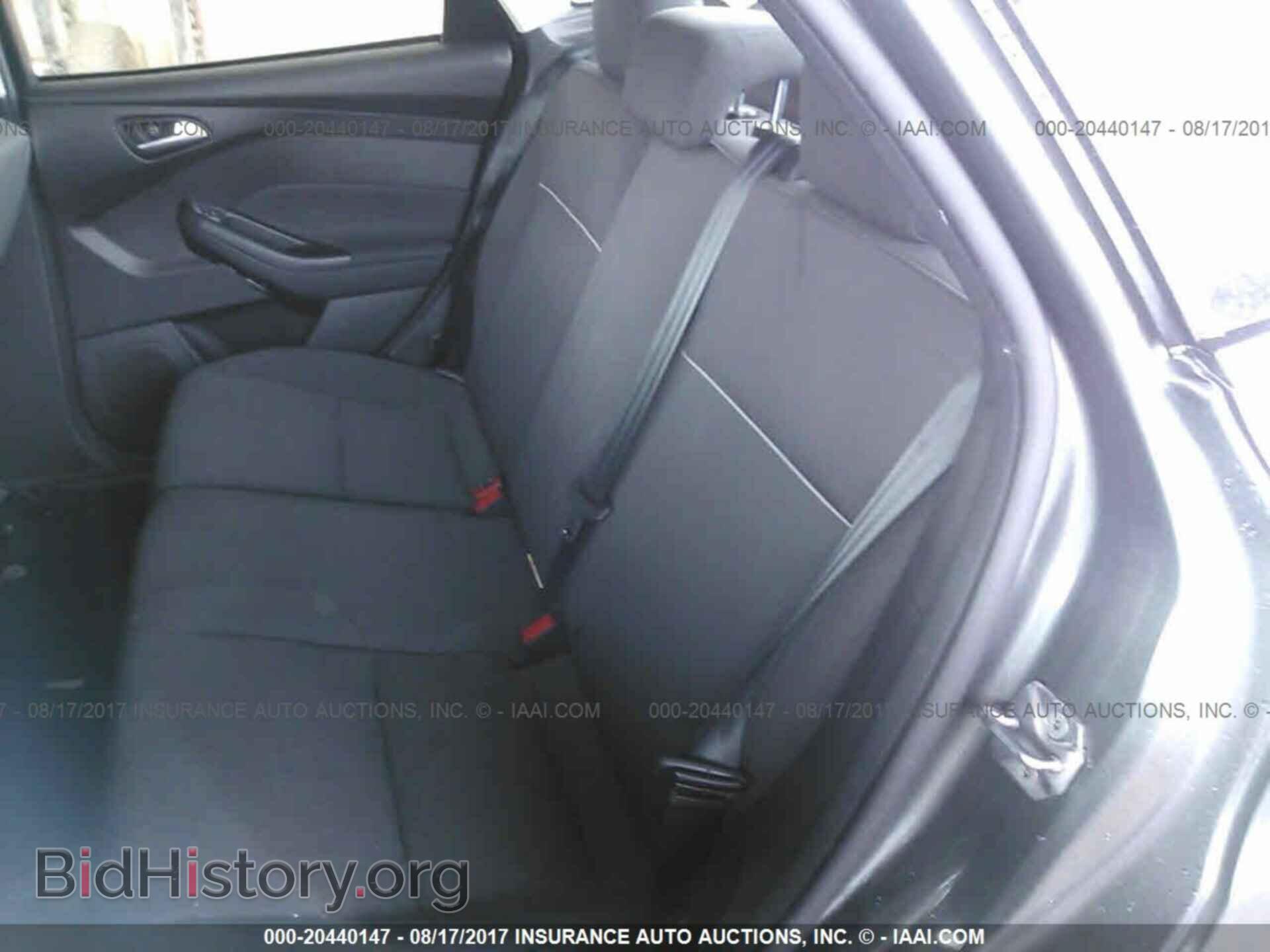 2012 Ford Focus - VIN: 1FAHP3H28CL371938 - Photo 8