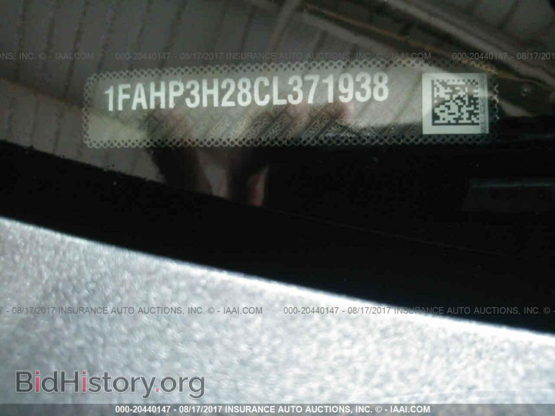 2012 Ford Focus - VIN: 1FAHP3H28CL371938 - Photo 9