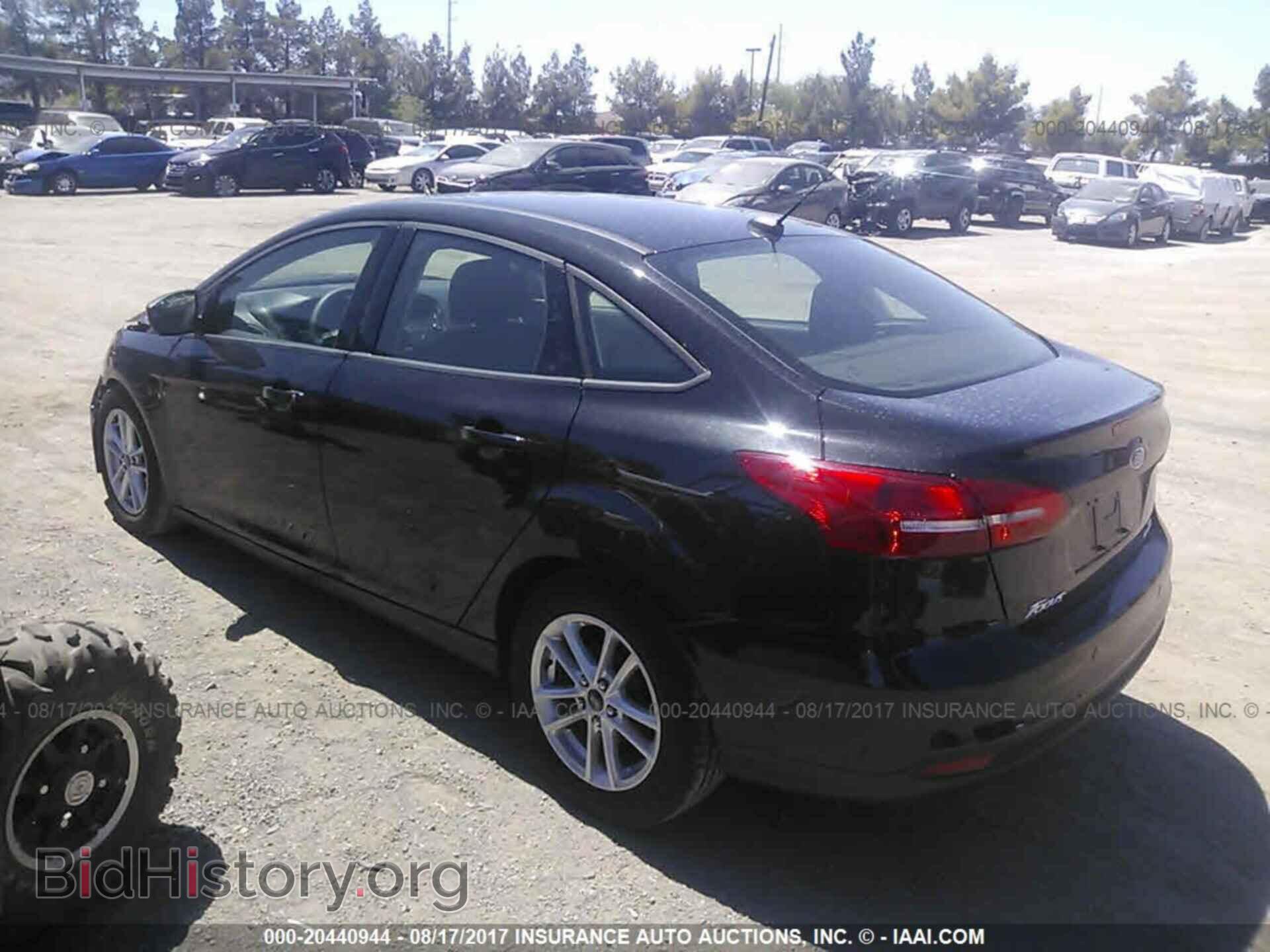 2015 Ford Focus - VIN: 1FADP3F21FL369499 - Photo 3