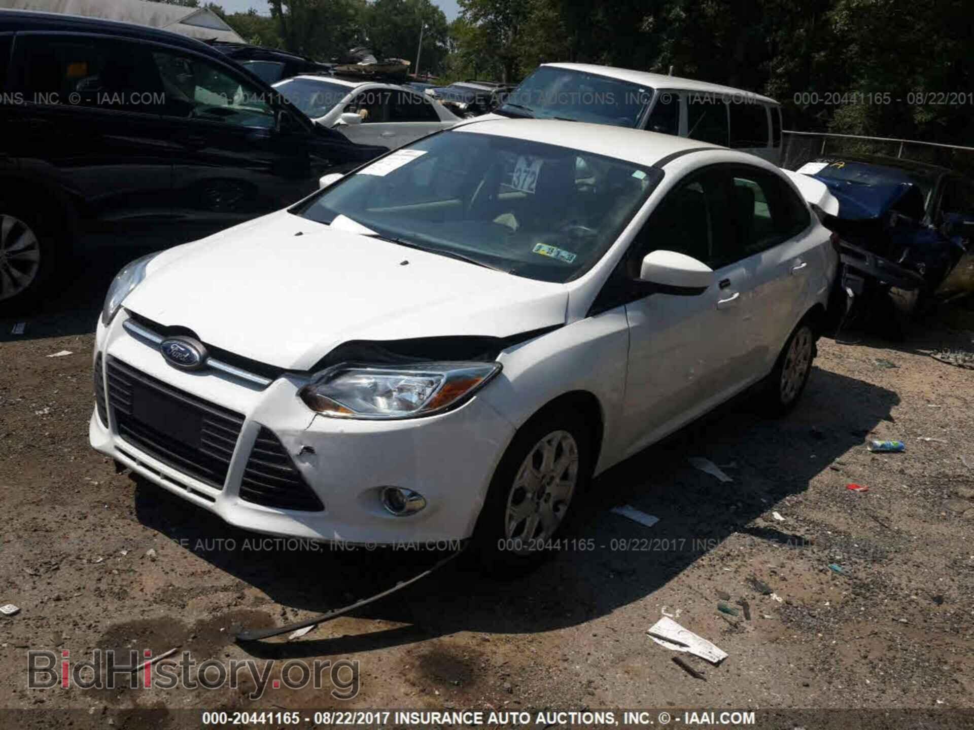 2012 Ford Focus - VIN: 1FAHP3F27CL461682 - Photo 2