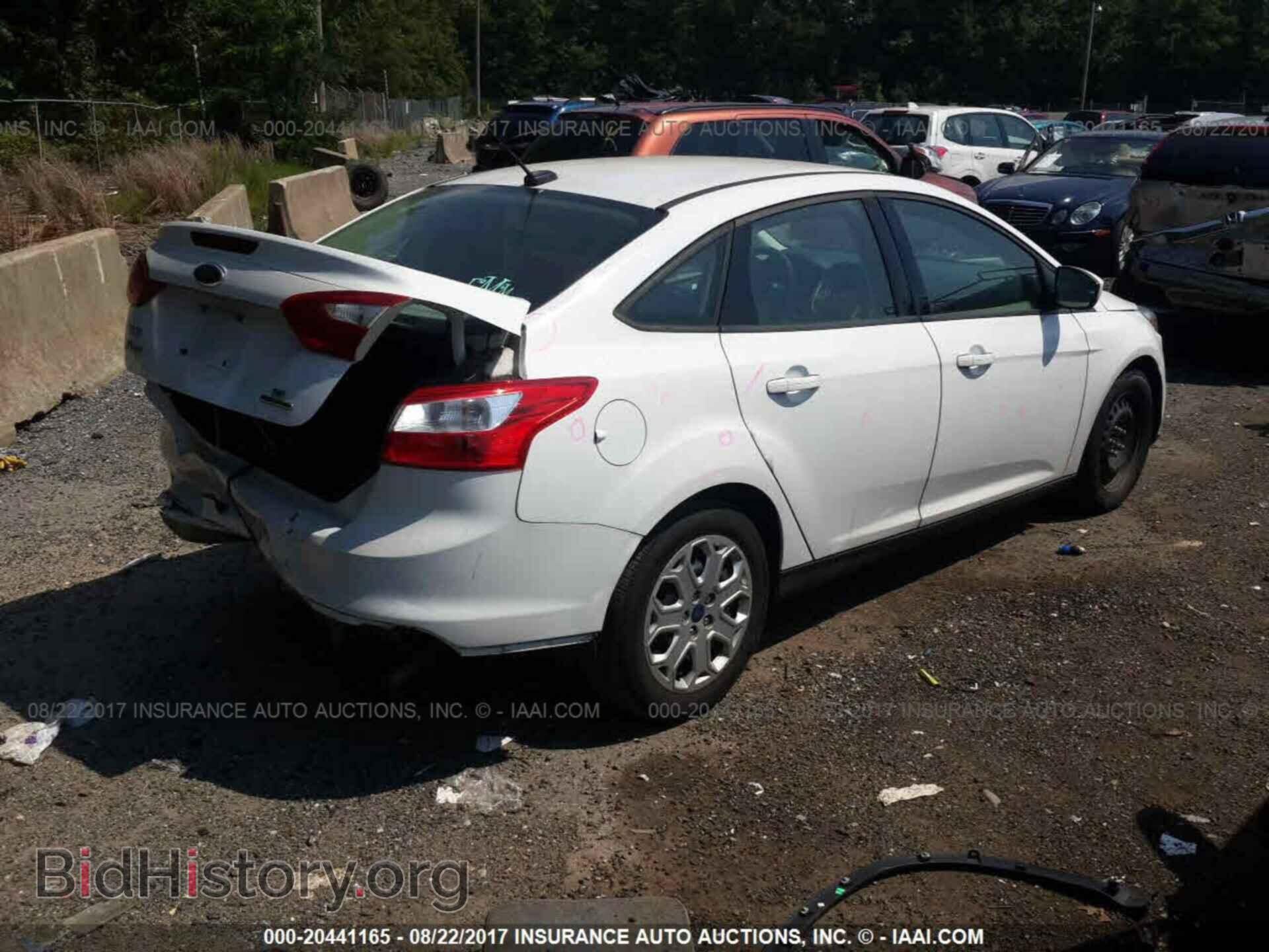 2012 Ford Focus - VIN: 1FAHP3F27CL461682 - Photo 4