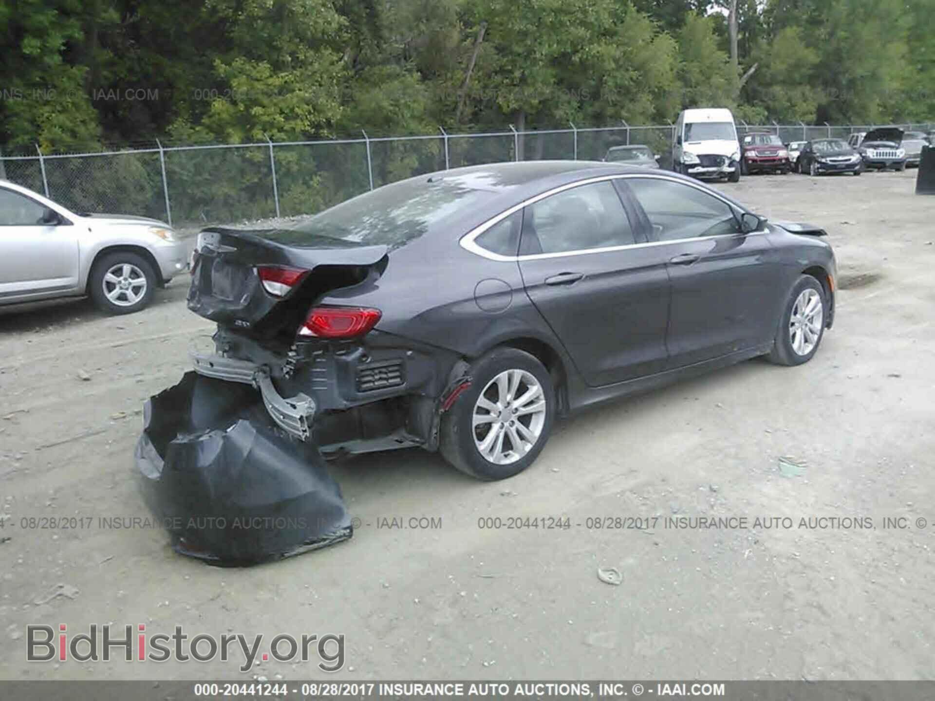 2016 Chrysler 200 - VIN: 1C3CCCAB6GN131652 - Photo 4