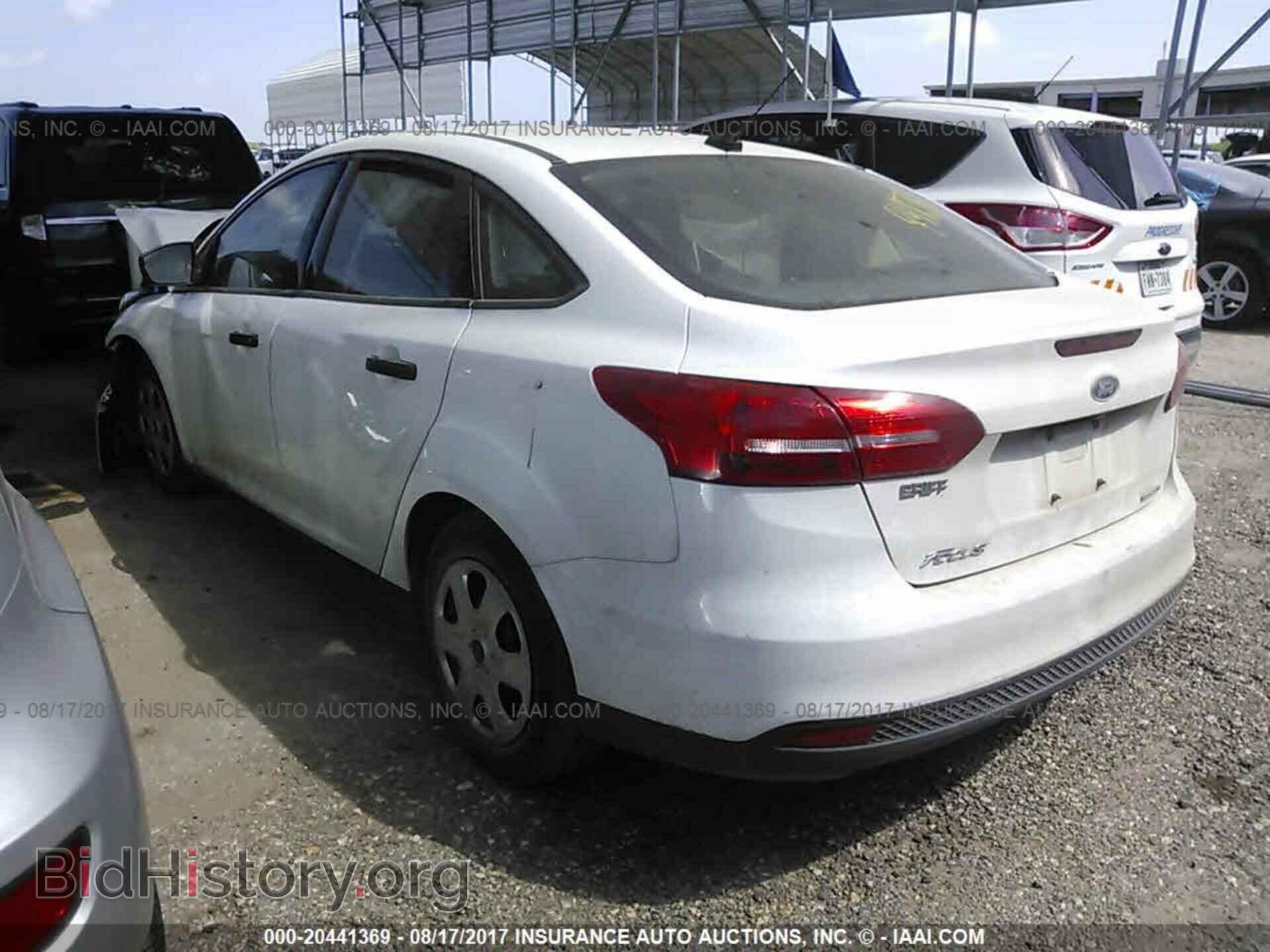 2016 Ford Focus - VIN: 1FADP3E24GL229966 - Photo 3