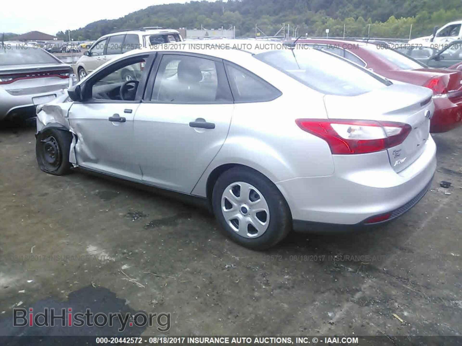 2012 Ford Focus - VIN: 1FAHP3E28CL445234 - Photo 3