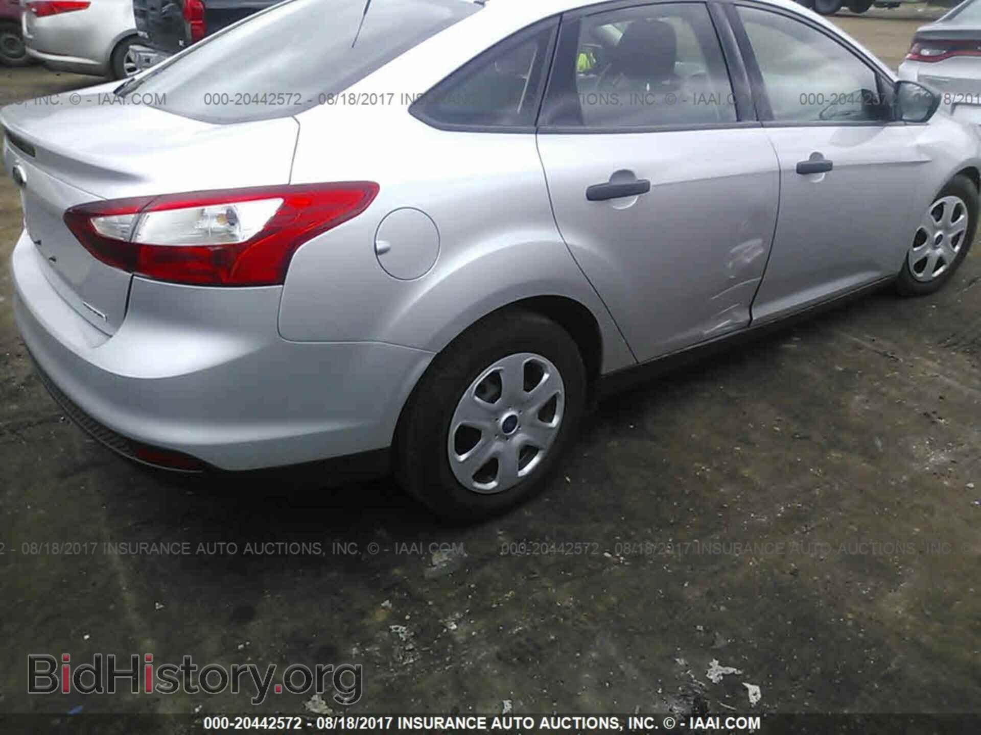 2012 Ford Focus - VIN: 1FAHP3E28CL445234 - Photo 4